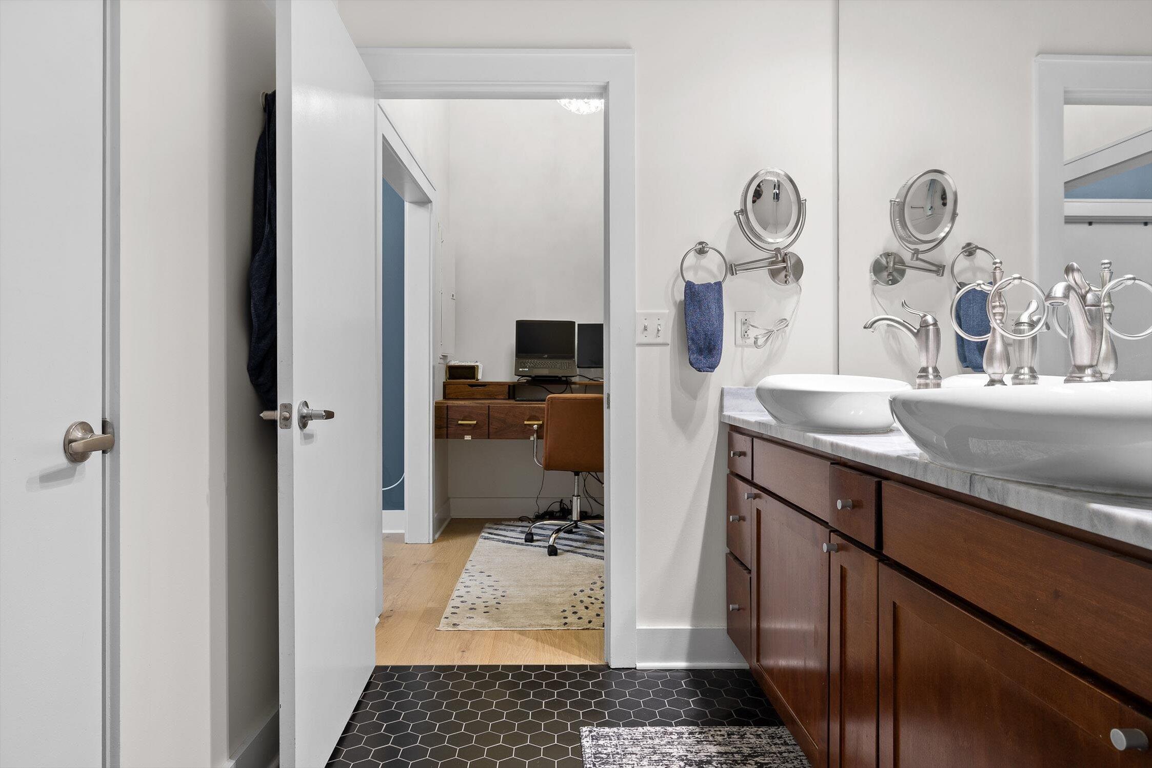 129 Walnut Street, Unit 20