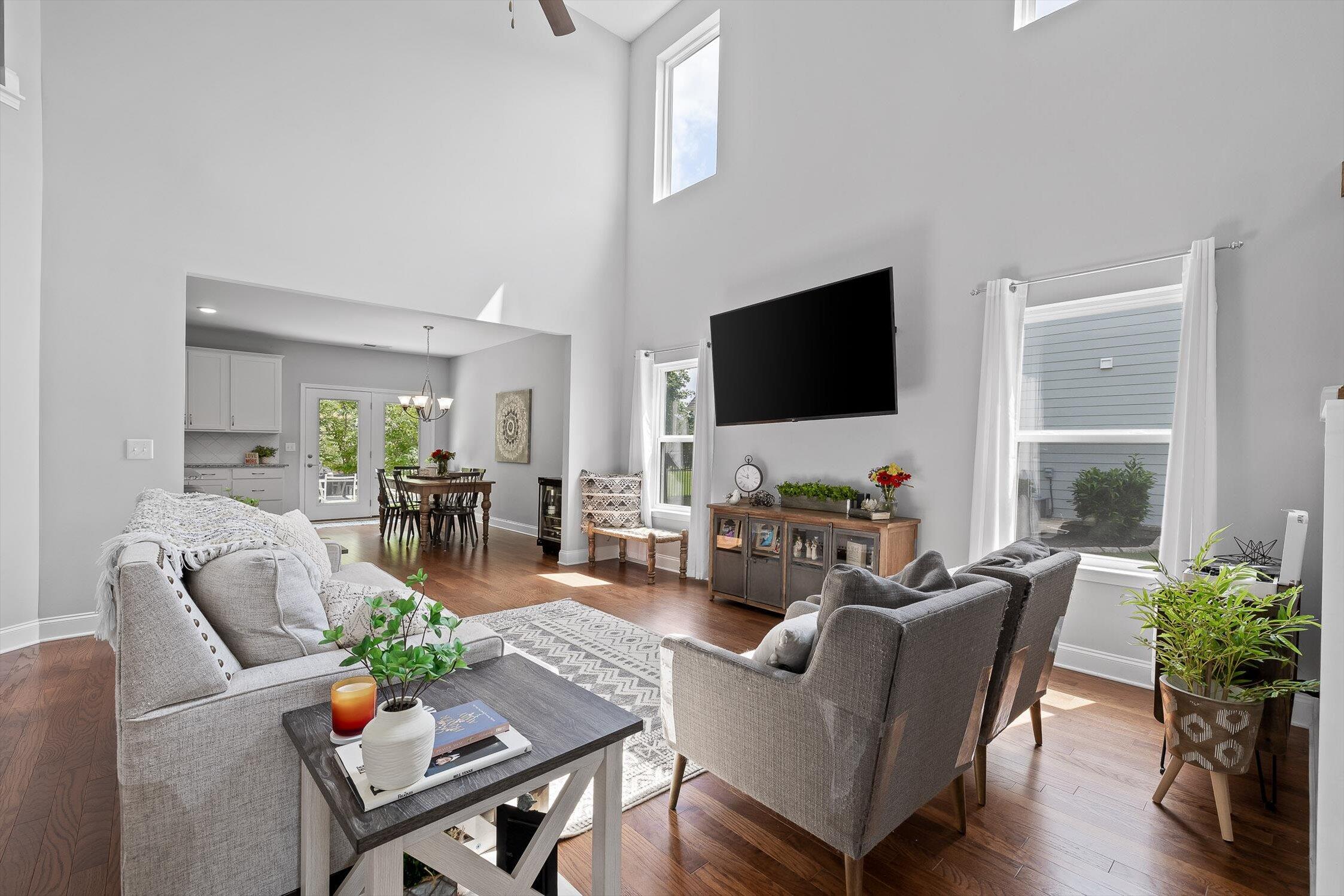 1494 Buttonwood Loop