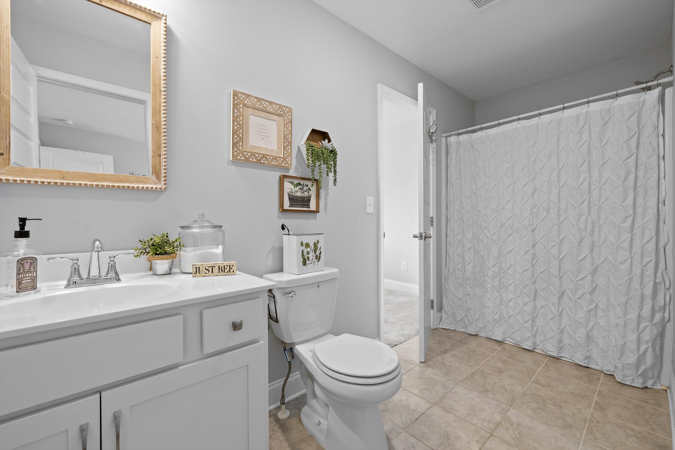 1494 Buttonwood Loop