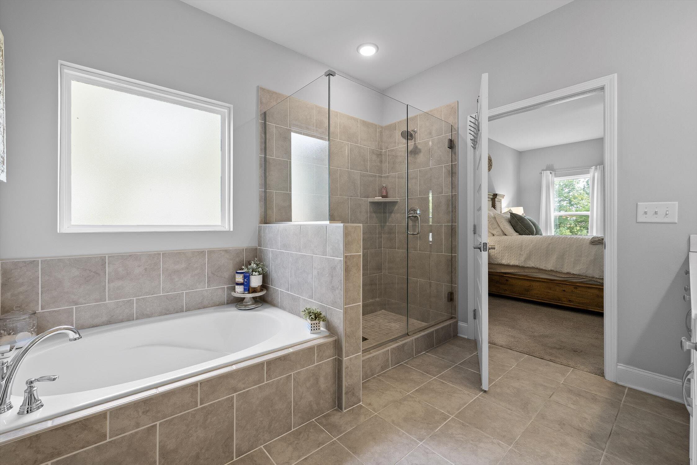 1494 Buttonwood Loop