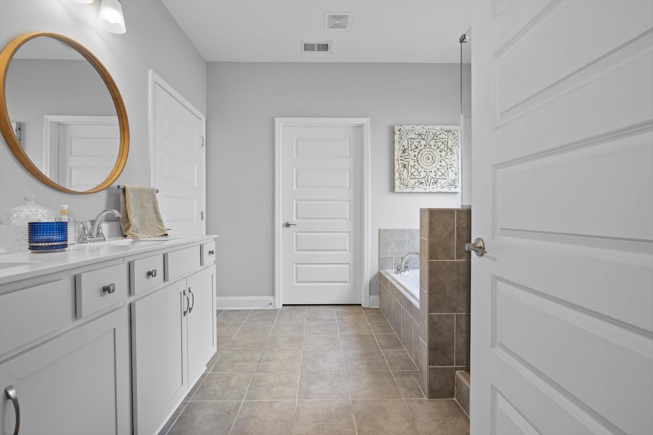 1494 Buttonwood Loop