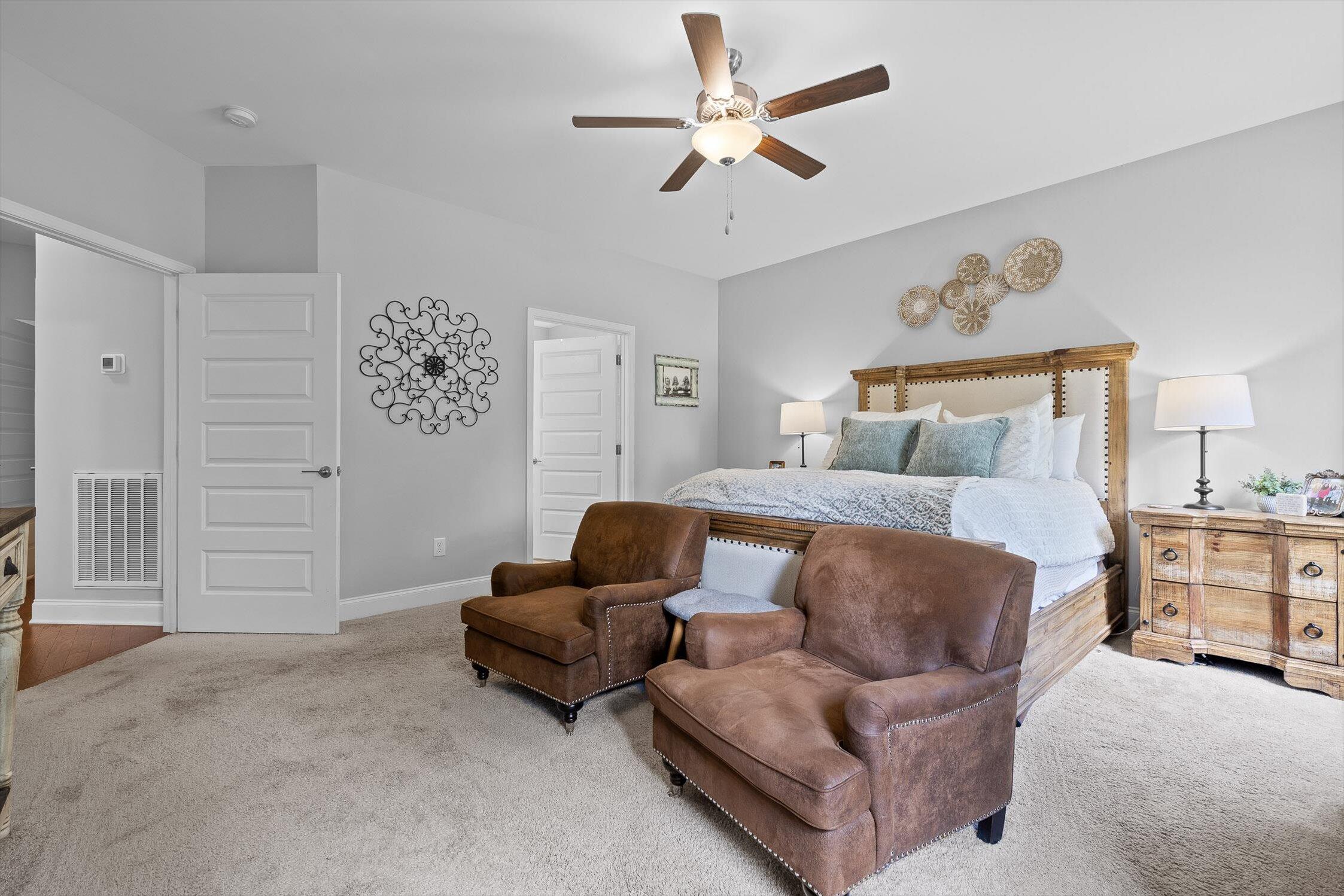 1494 Buttonwood Loop