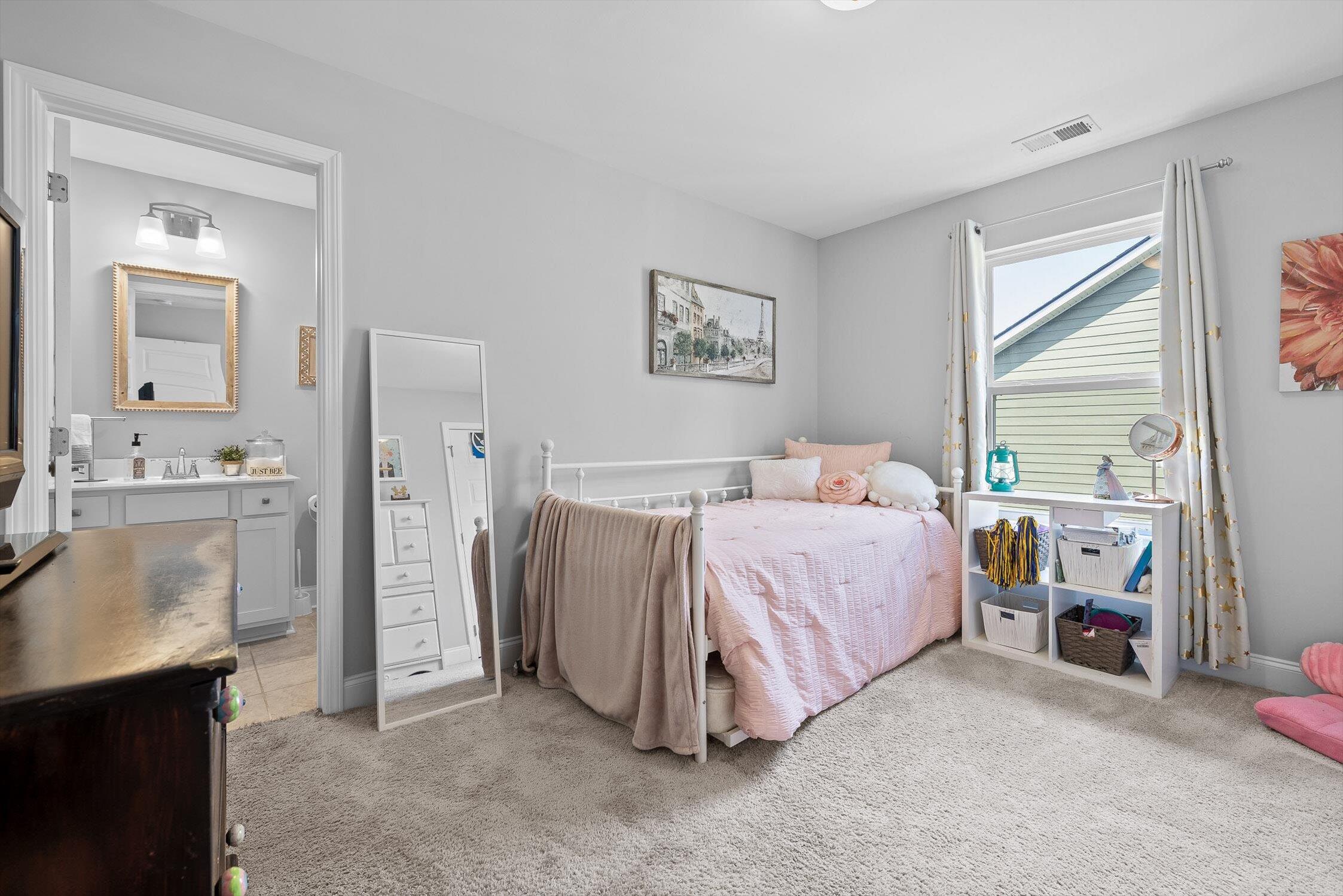 1494 Buttonwood Loop