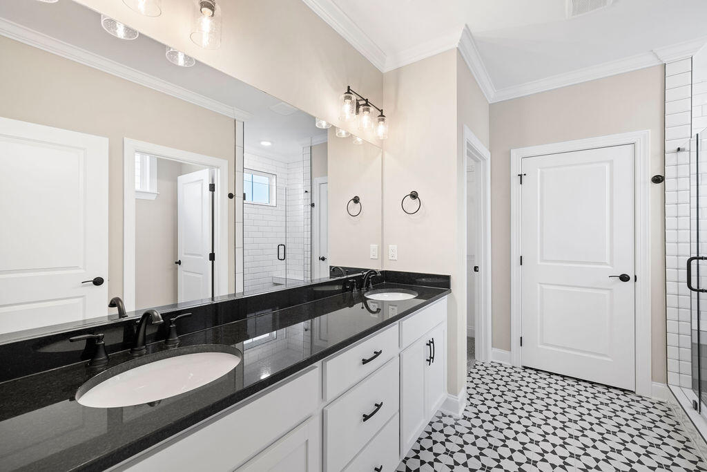 8930 Knolling Loop, 31