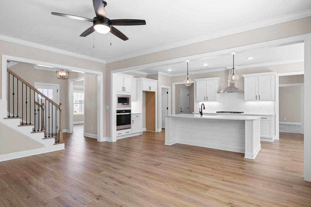 8930 Knolling Loop, 31