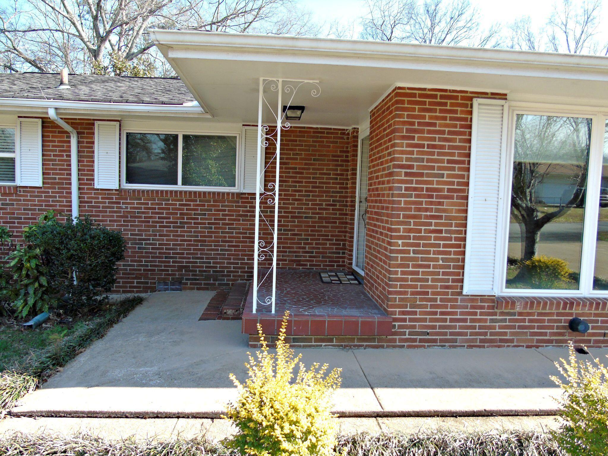 608 Melville Avenue