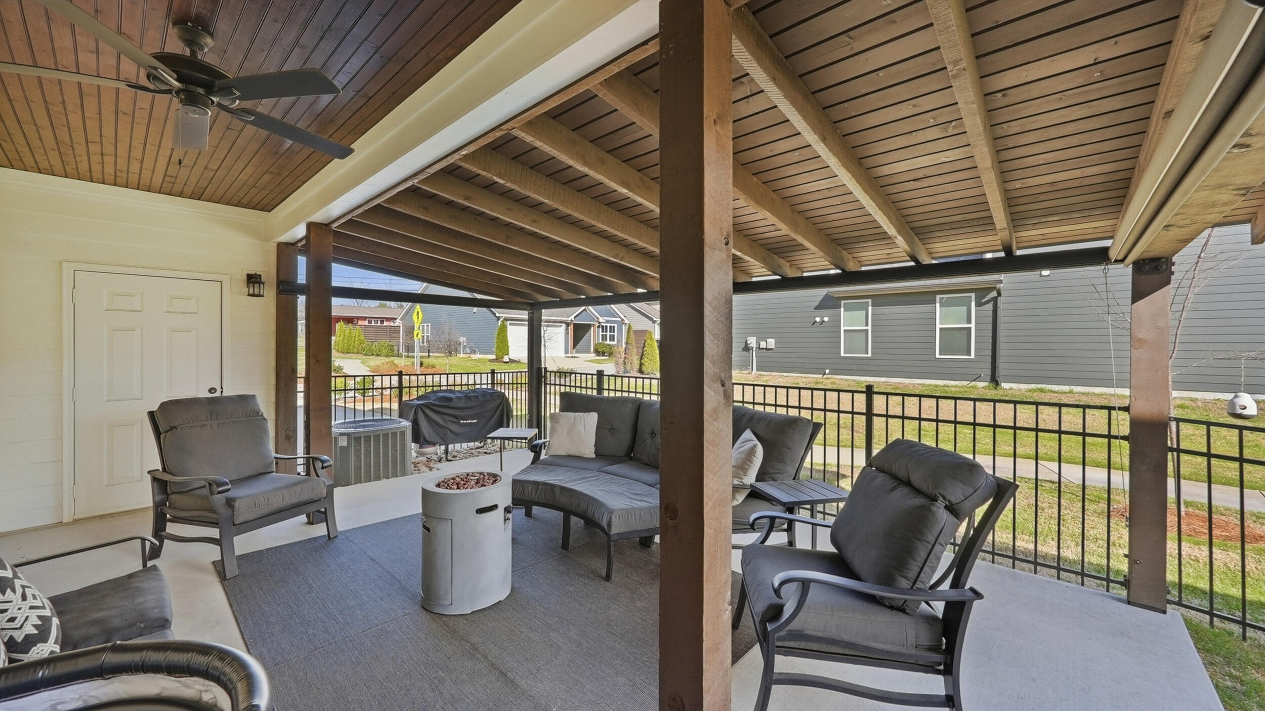 8105 Honeycomb Lane