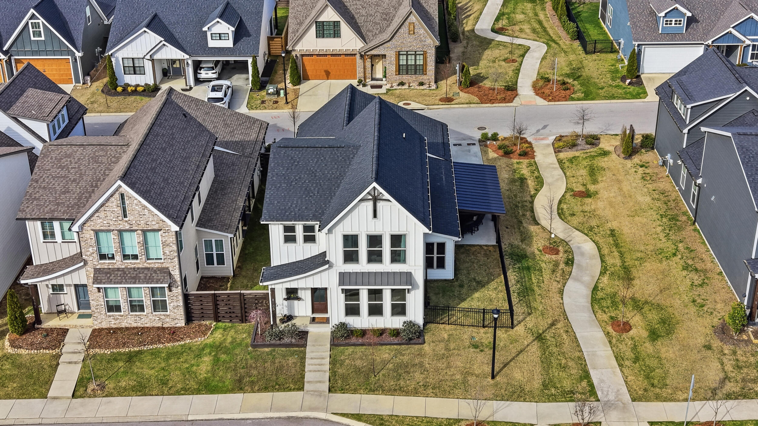 8105 Honeycomb Lane