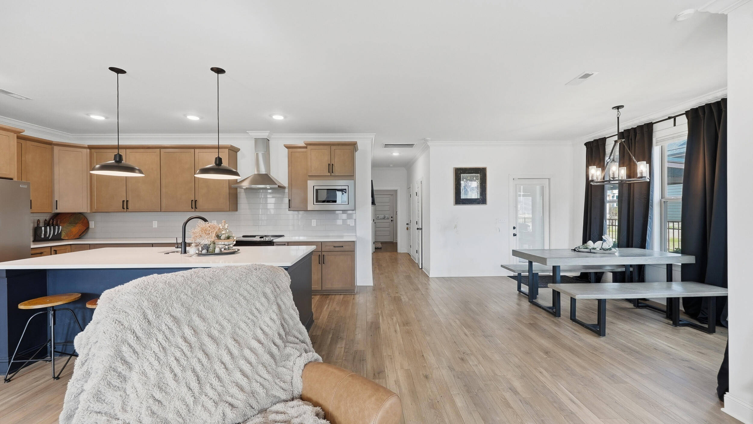 8105 Honeycomb Lane