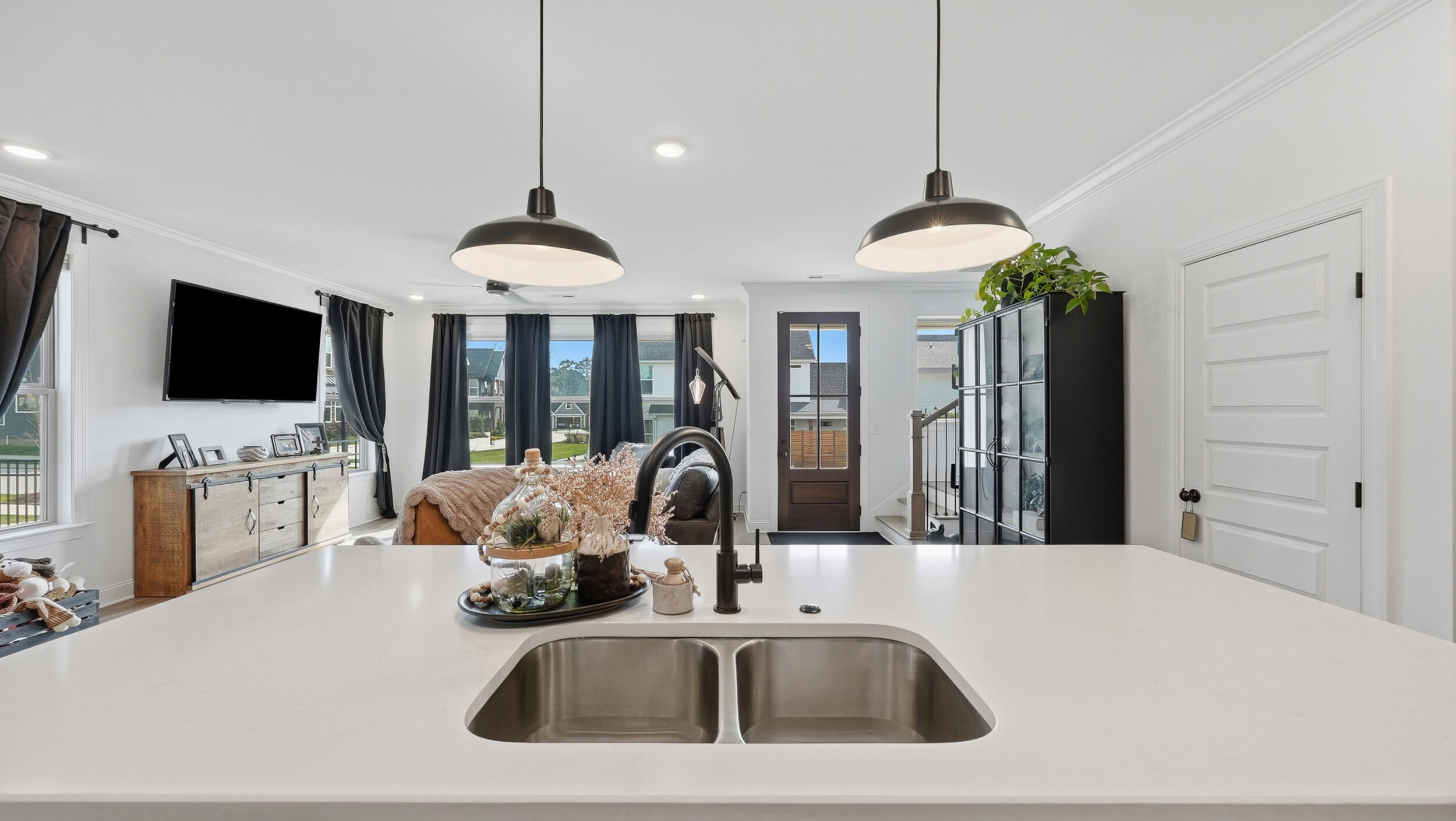 8105 Honeycomb Lane