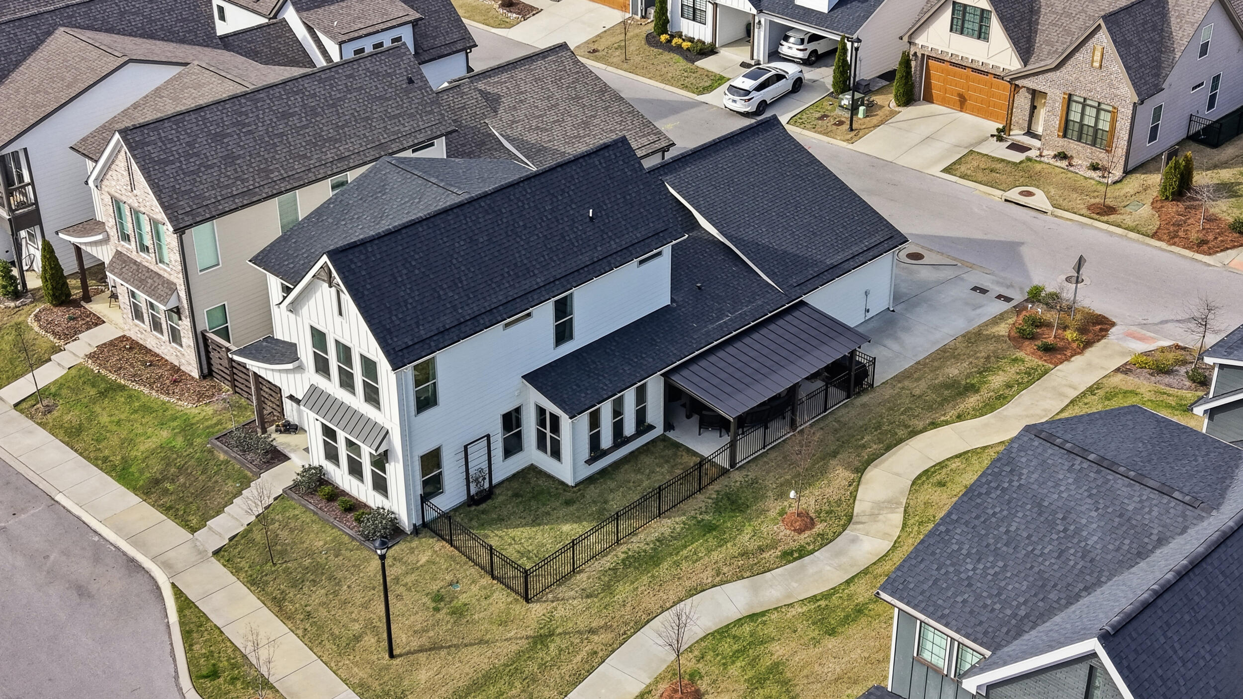8105 Honeycomb Lane
