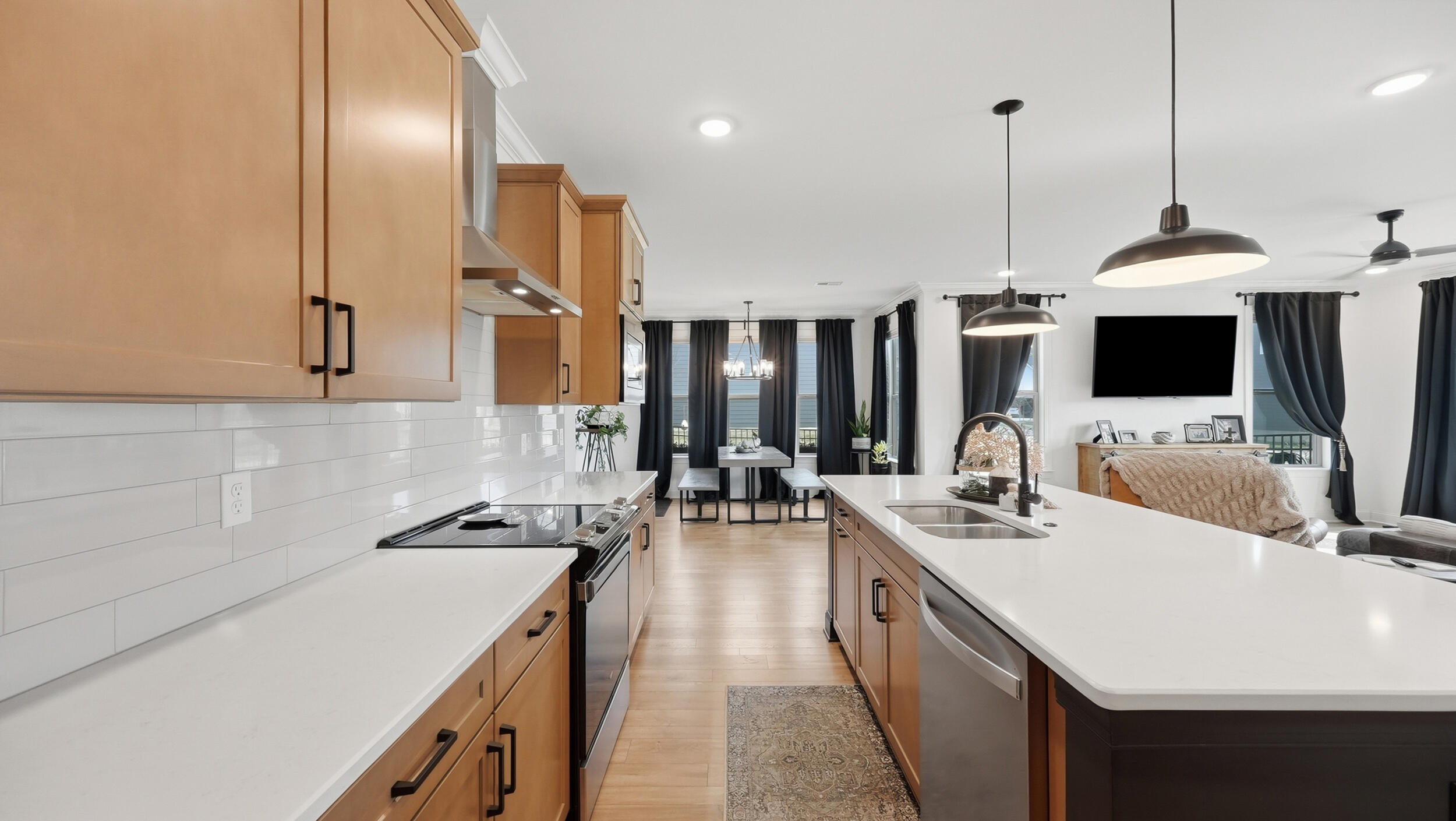 8105 Honeycomb Lane