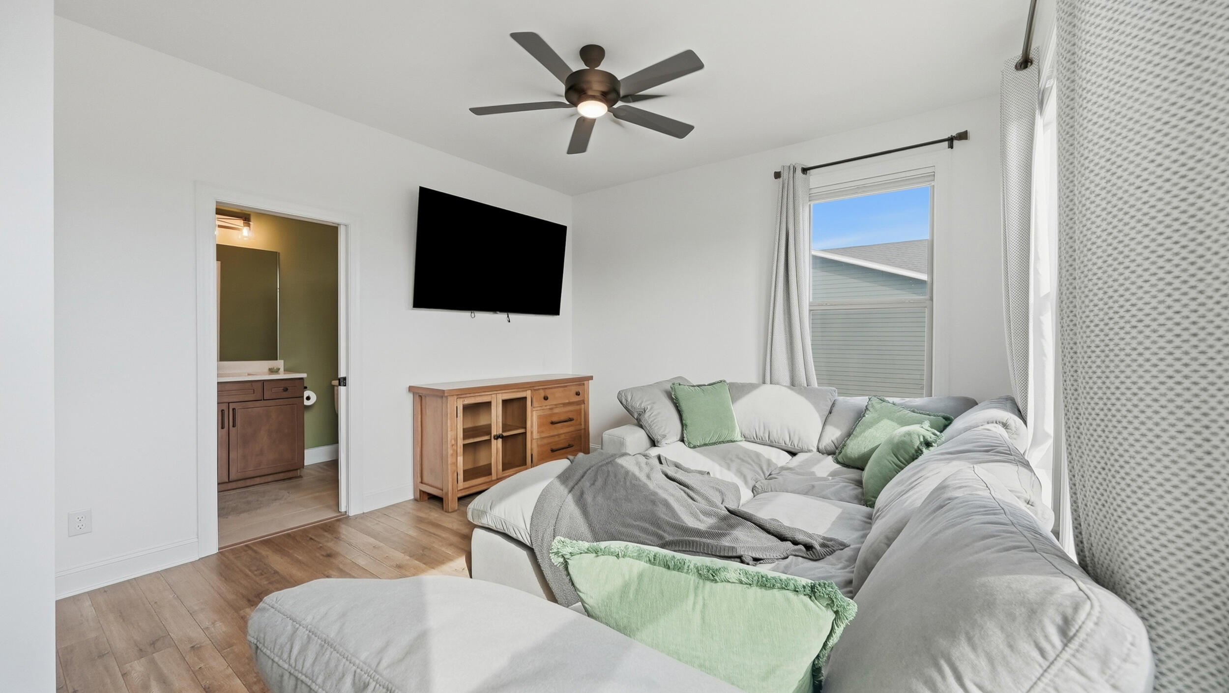 8105 Honeycomb Lane