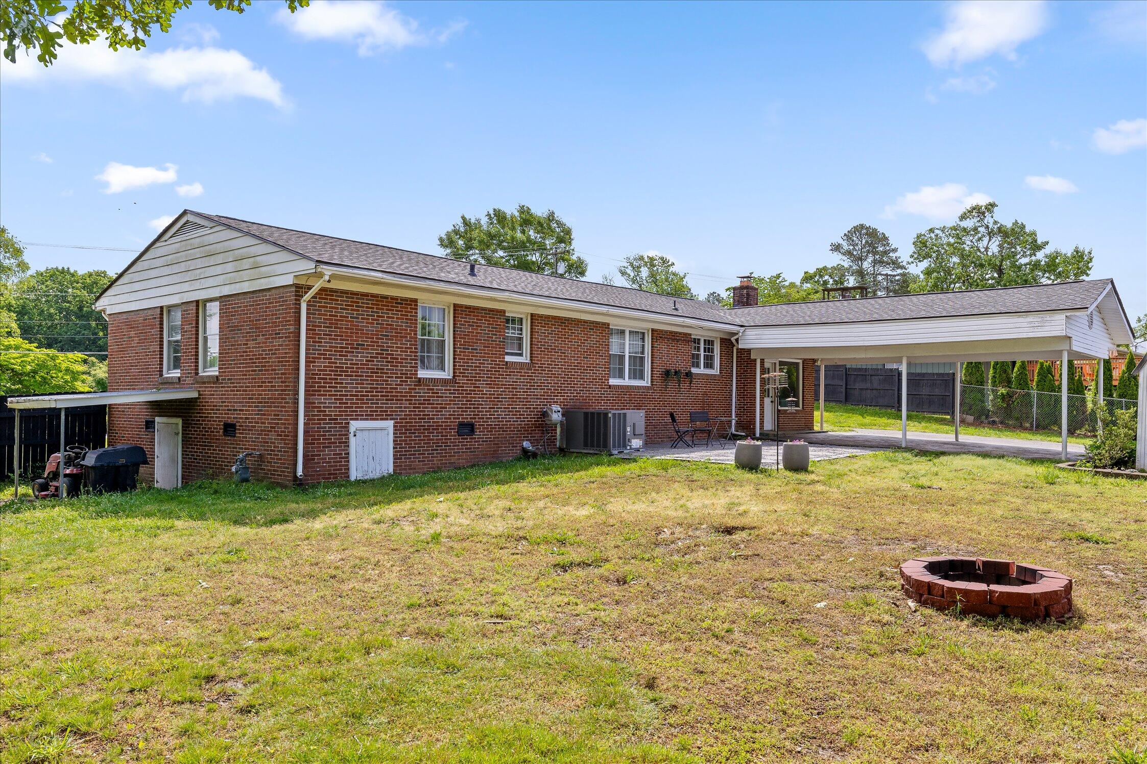 3600 Lake Vista Drive