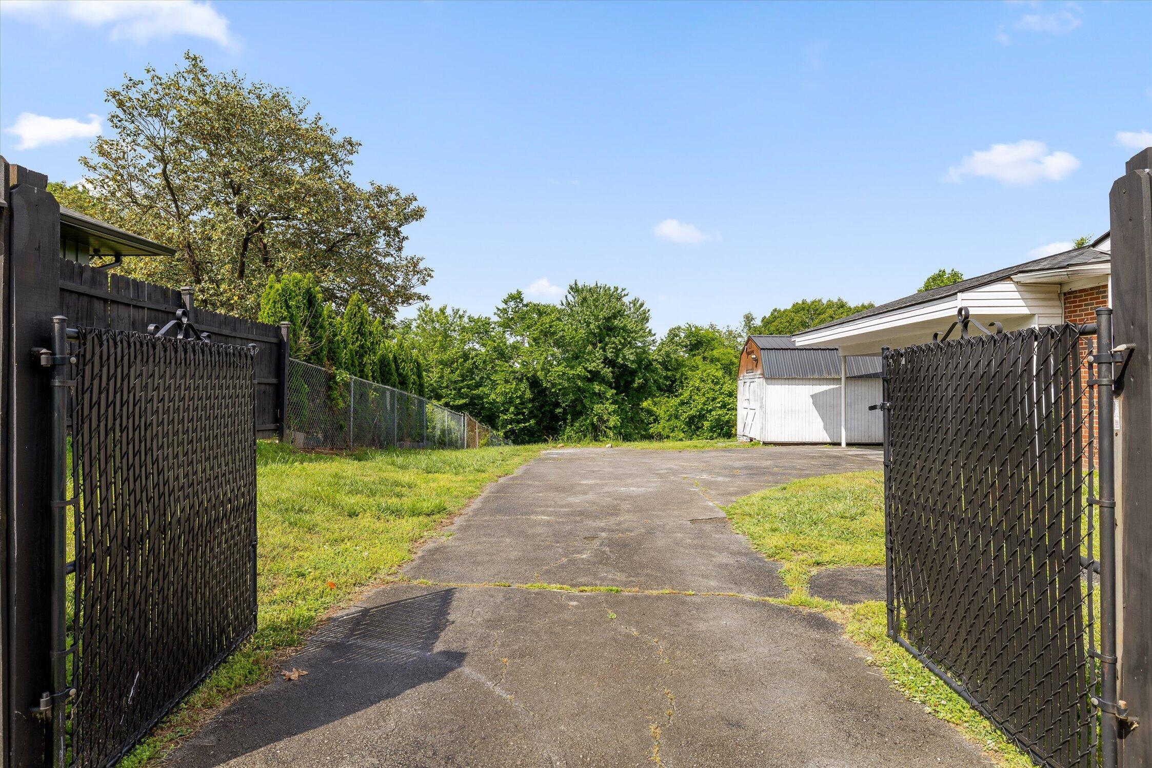 3600 Lake Vista Drive