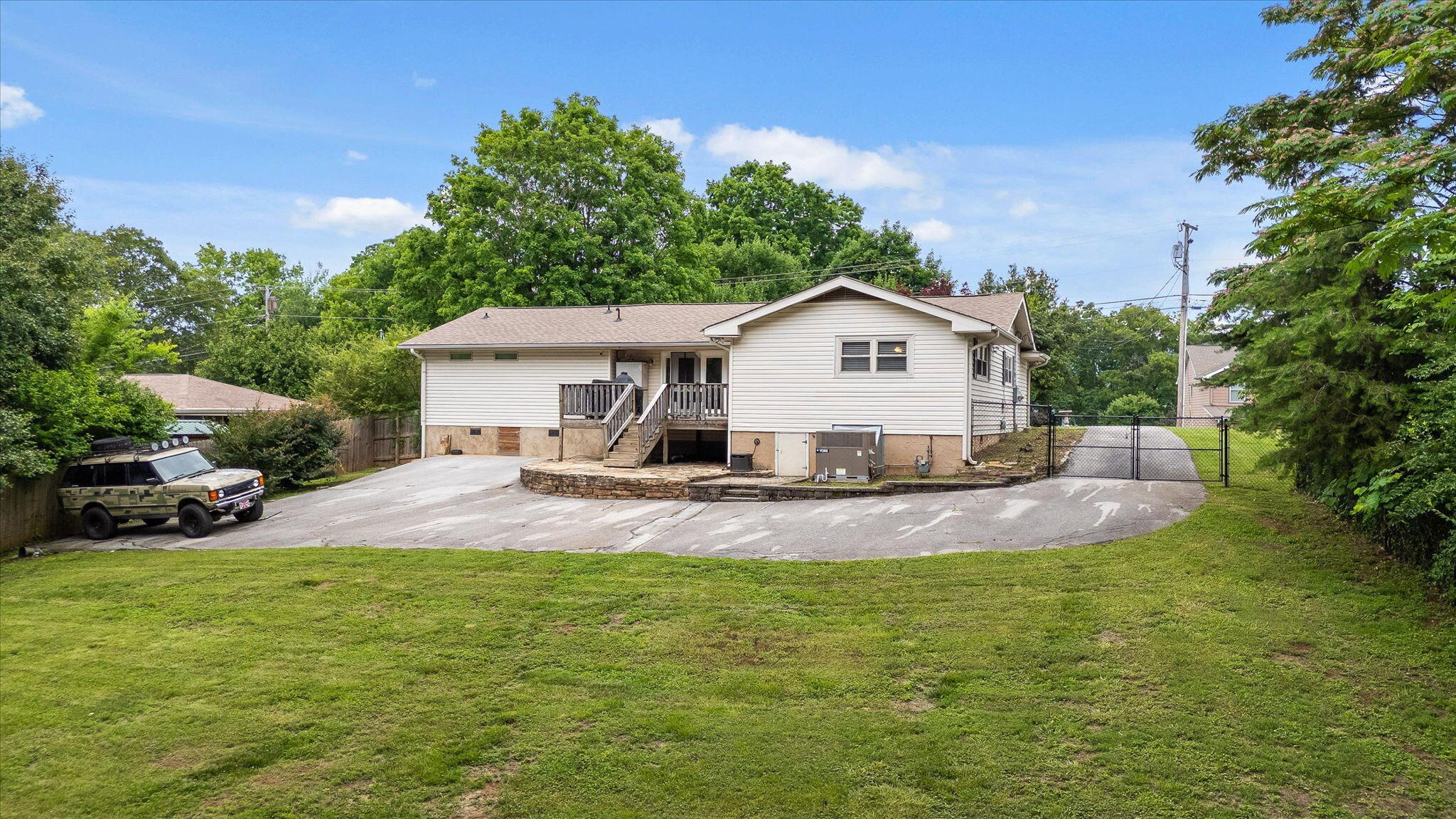 5646 Crestview Drive