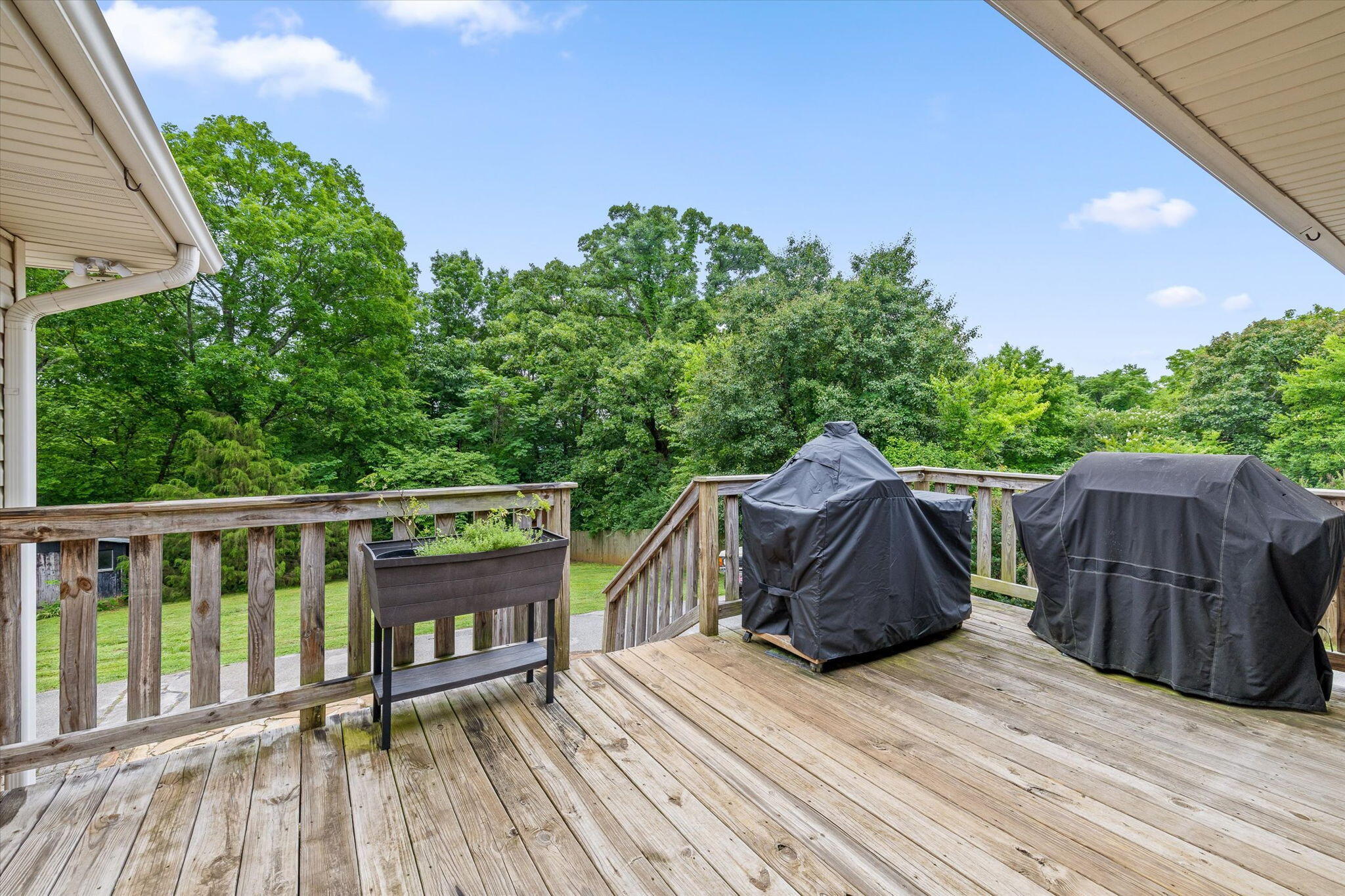 5646 Crestview Drive