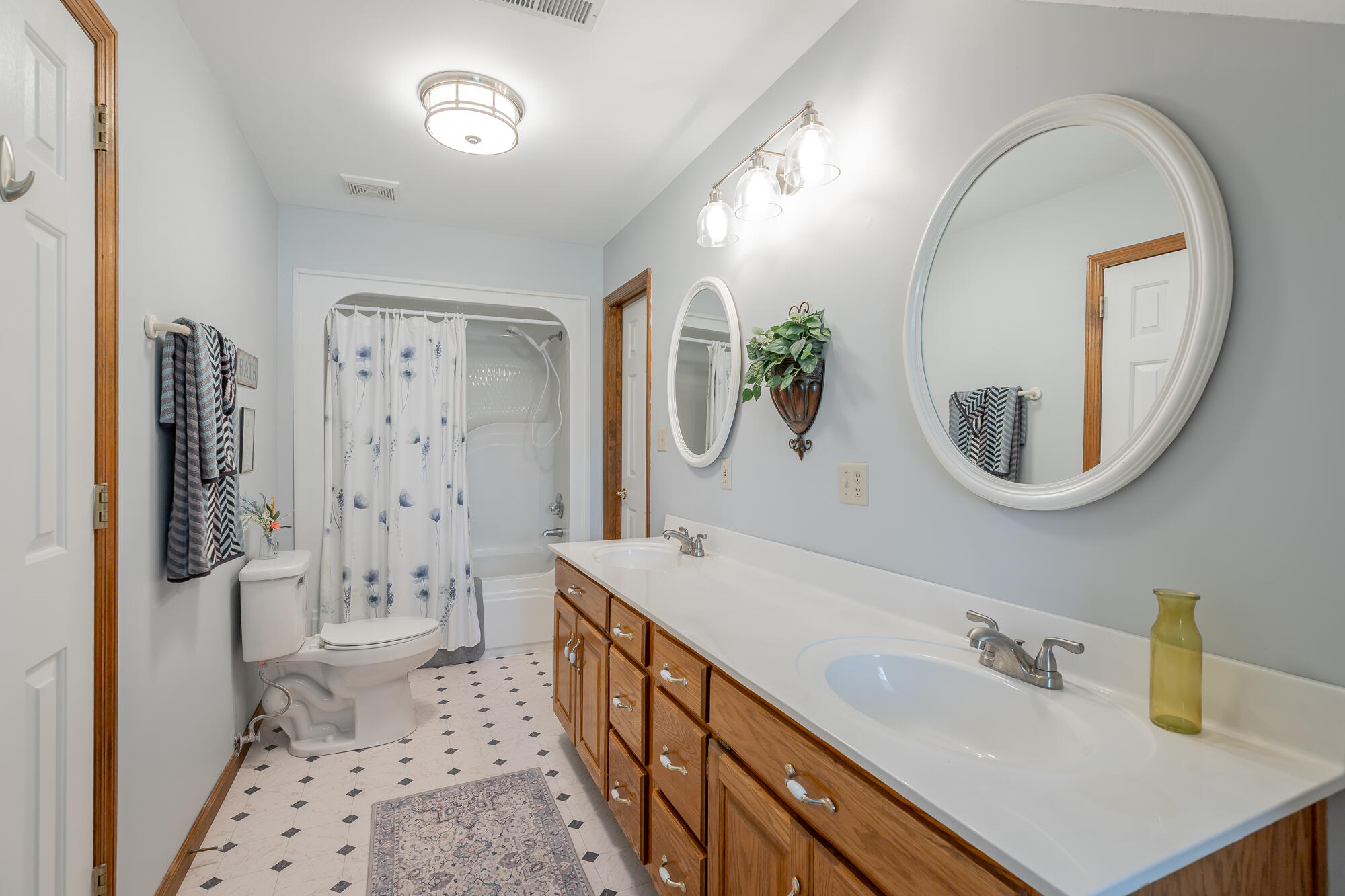 8309 Heron Circle