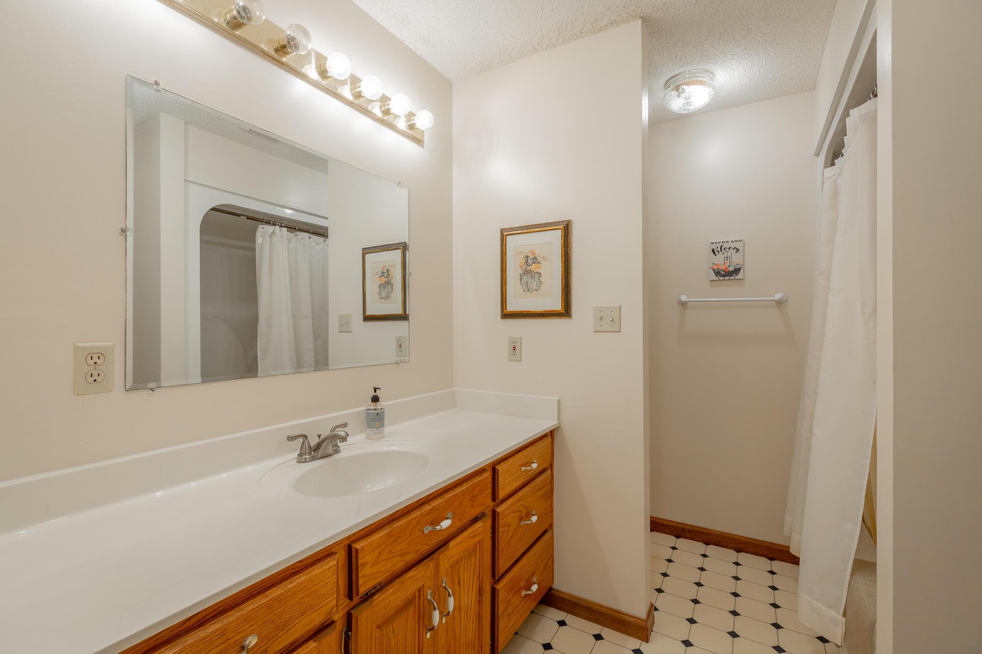 8309 Heron Circle