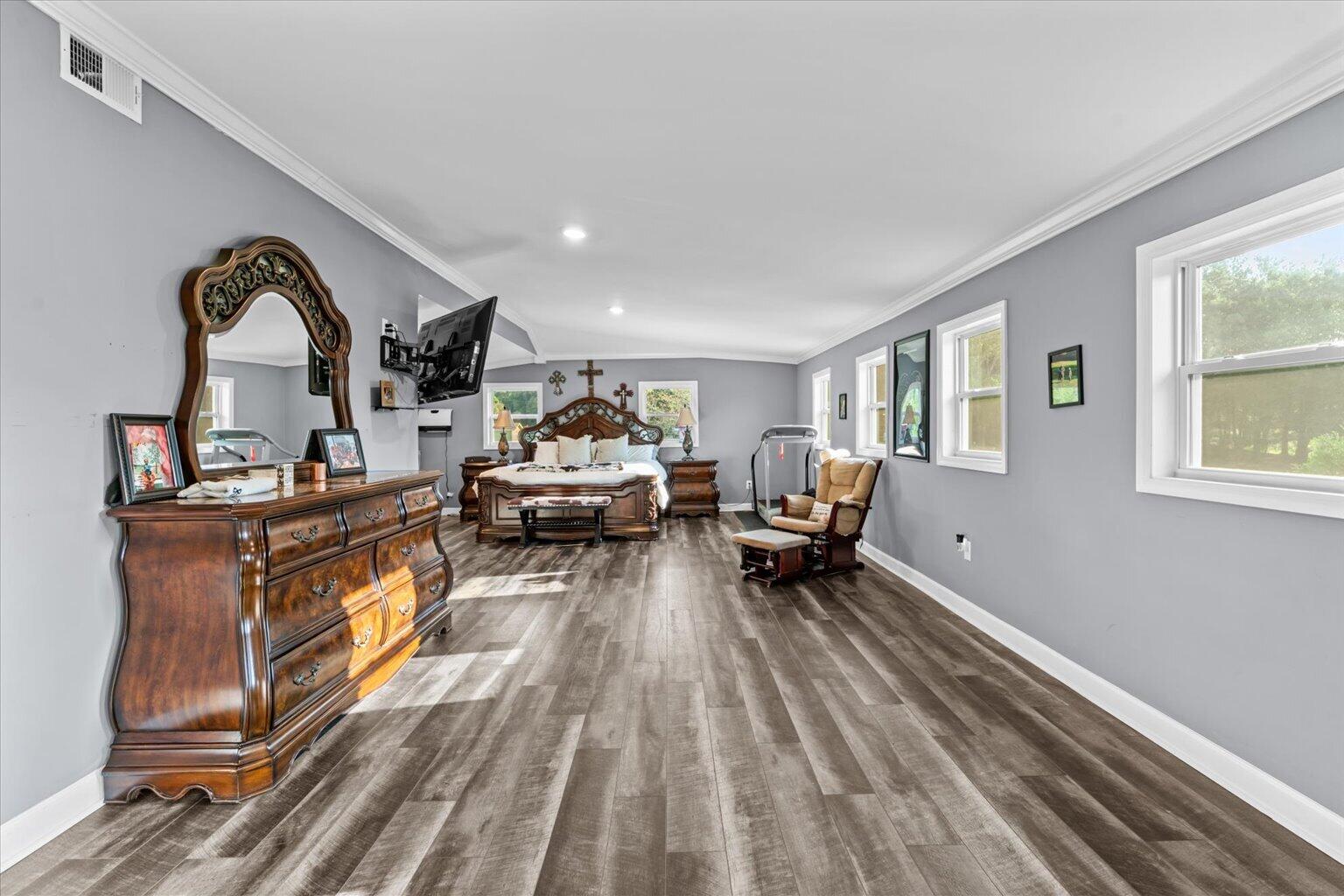 5704 Keith Road