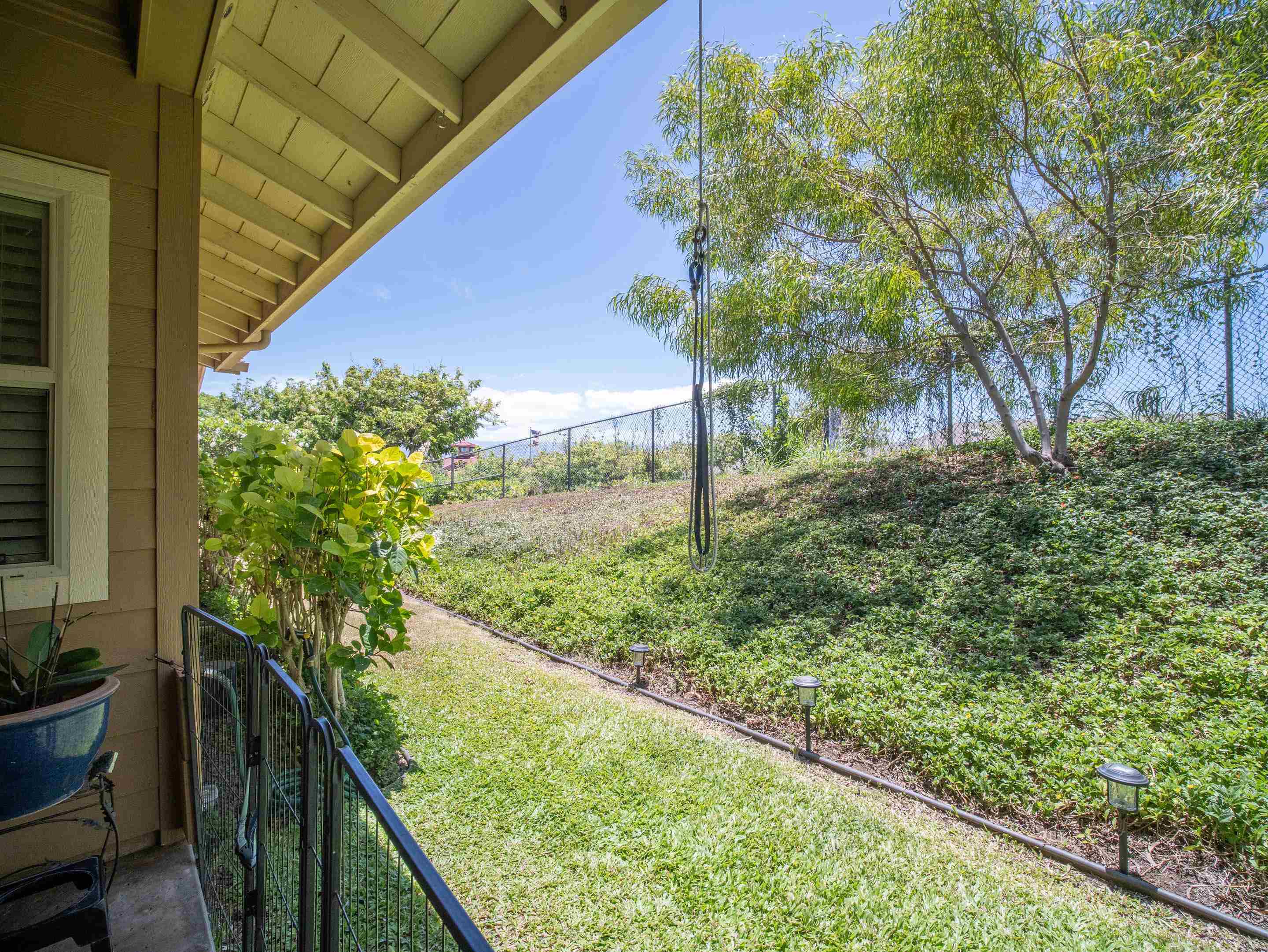 127 Hoowaiwai Loop Unit: 2002