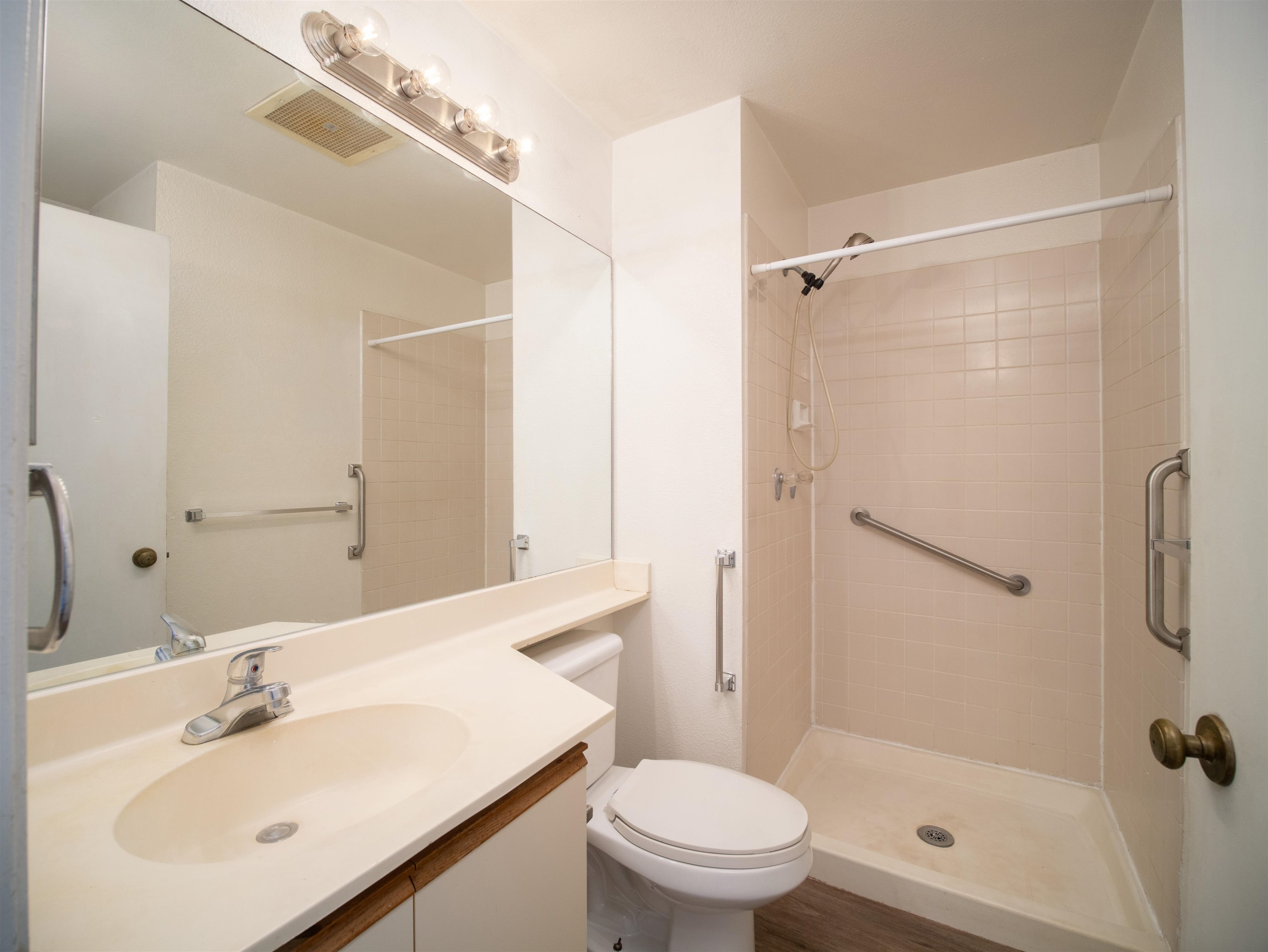 140 Uwapo Rd Unit: 43-204