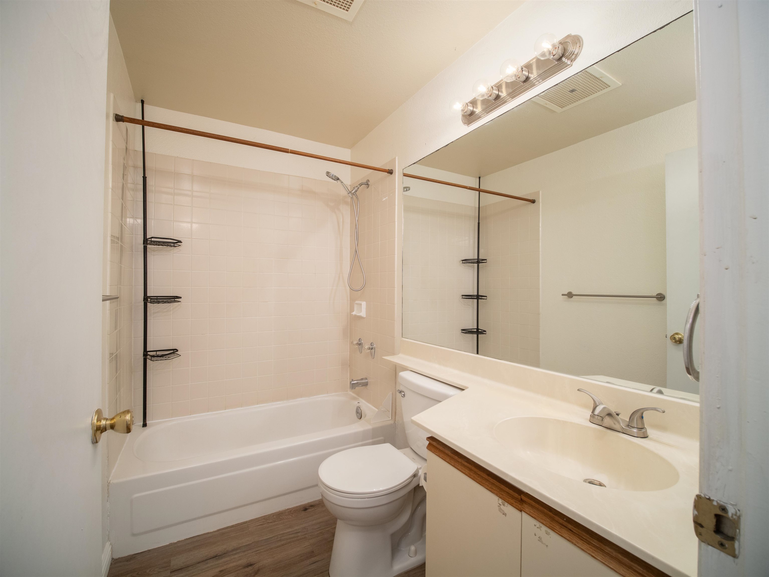 140 Uwapo Rd Unit: 43-204