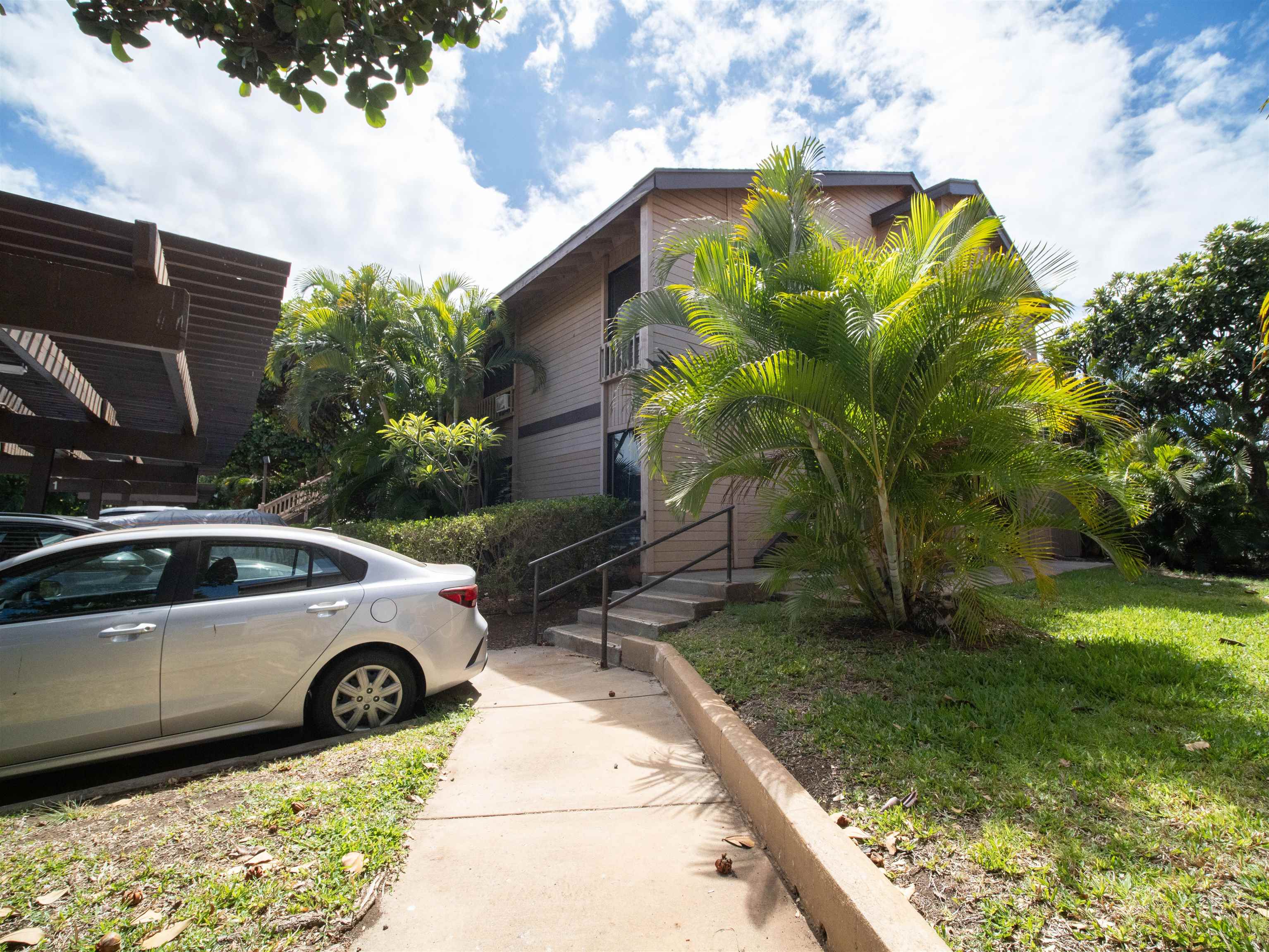 15 Kulanihakoi St Unit: 1H