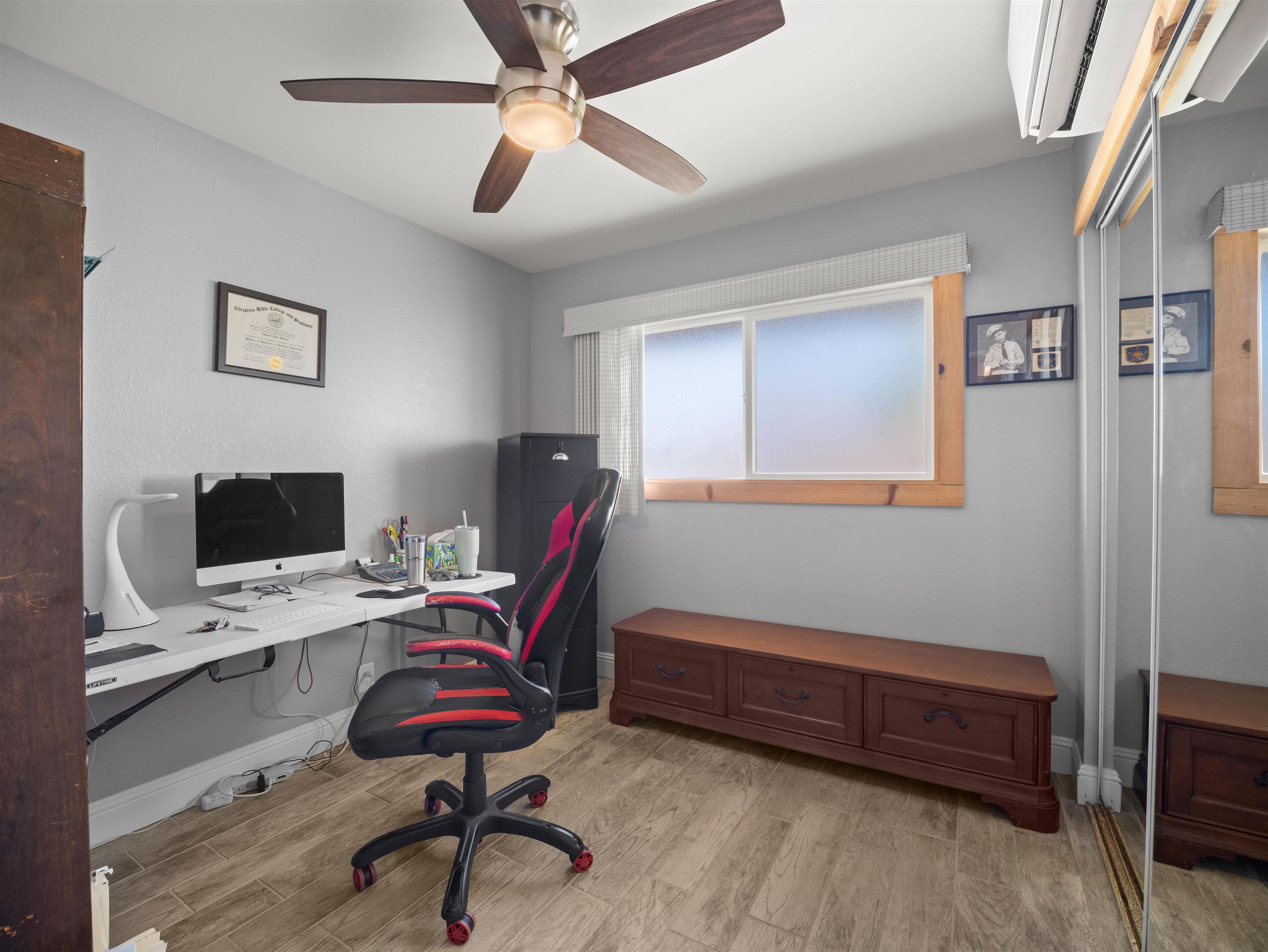 850 Makaala Dr