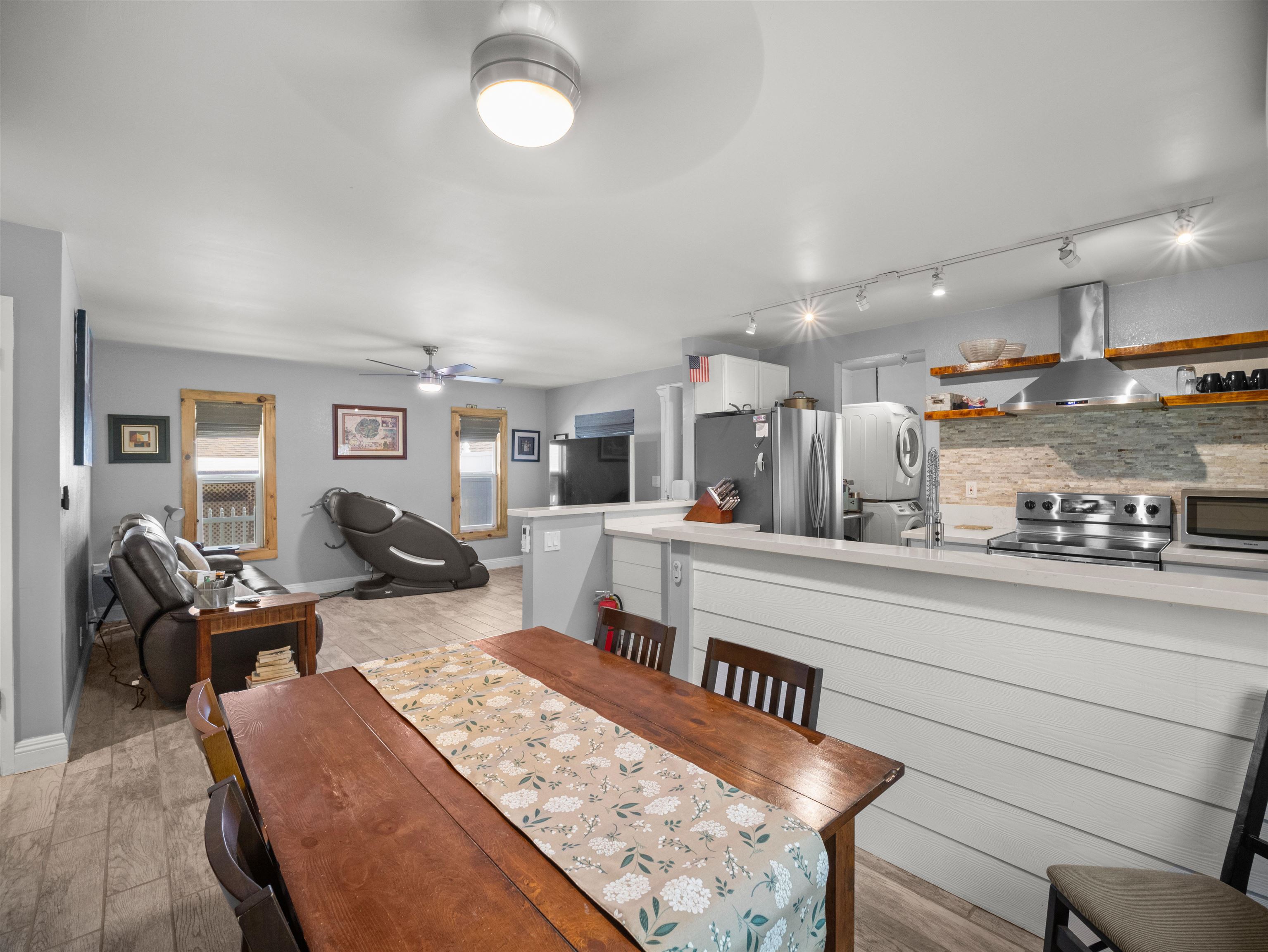 850 Makaala Dr