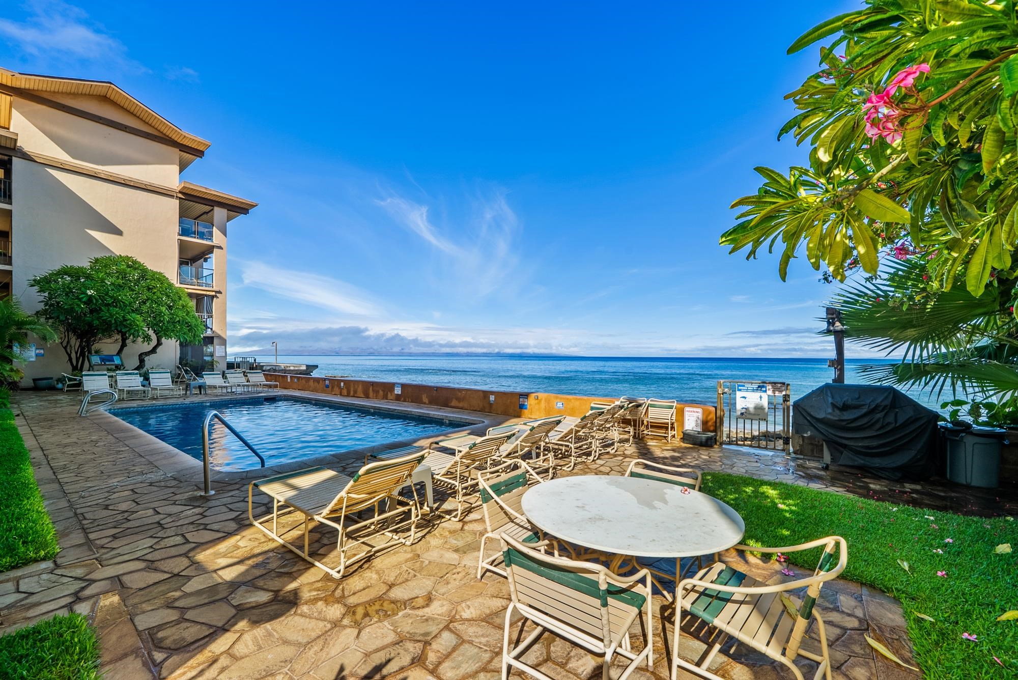 3723 Lower Honoapiilani Rd Unit: 104