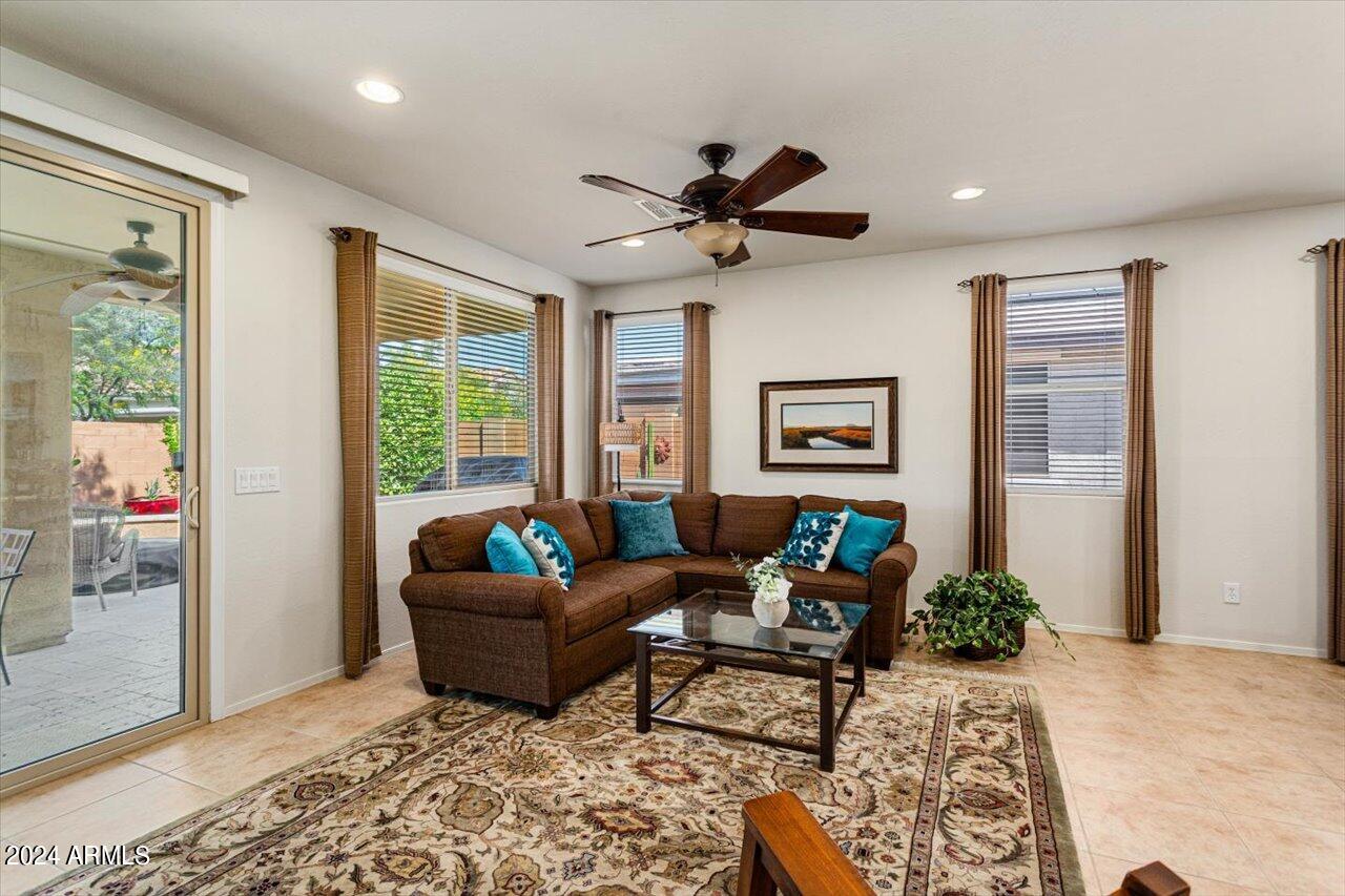 26174 W VIA DEL SOL Drive