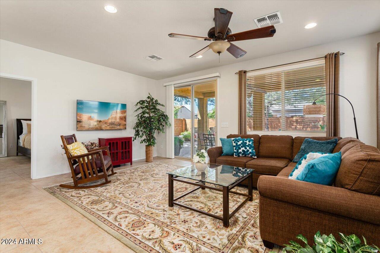 26174 W VIA DEL SOL Drive