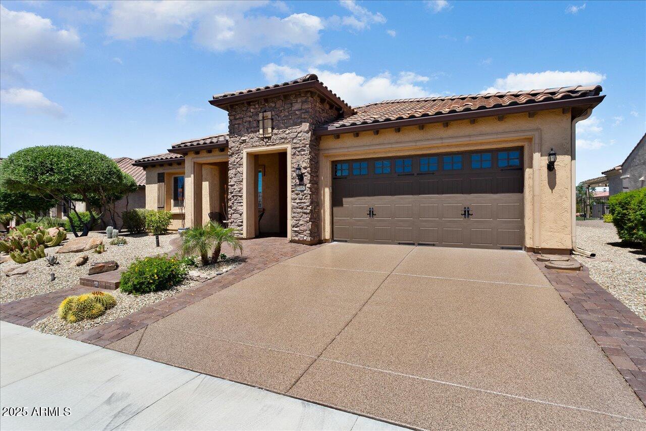 27052 W ORAIBI Drive