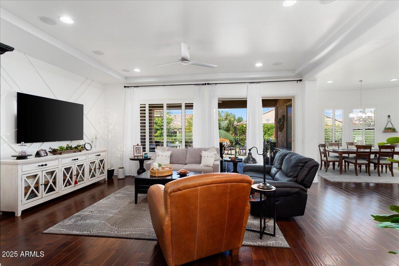 27052 W ORAIBI Drive