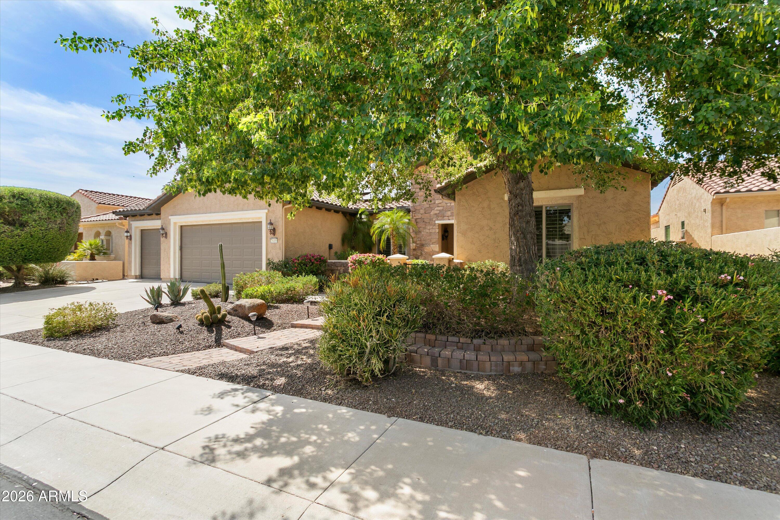 26400 W RUNION Lane