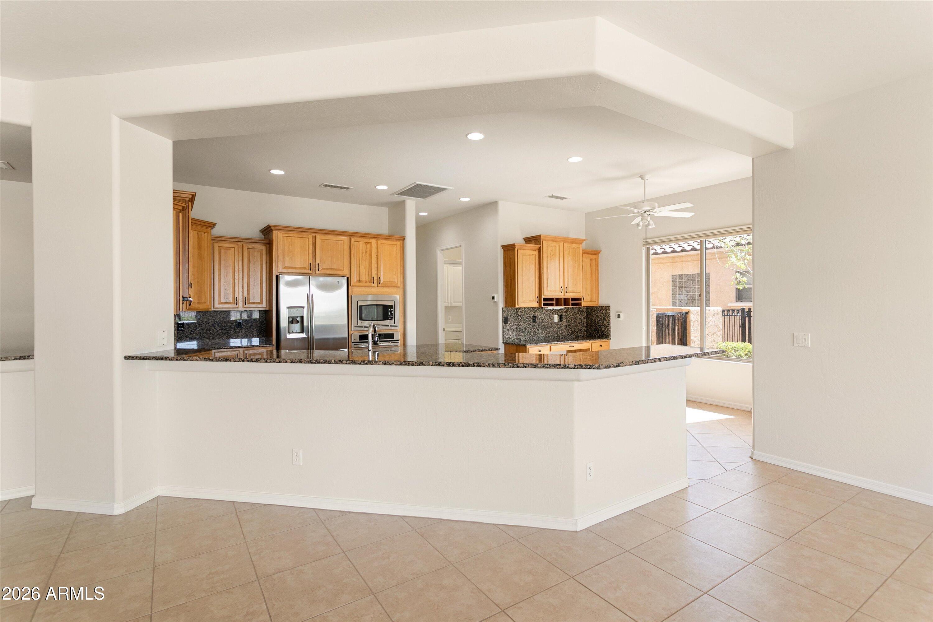 26400 W RUNION Lane