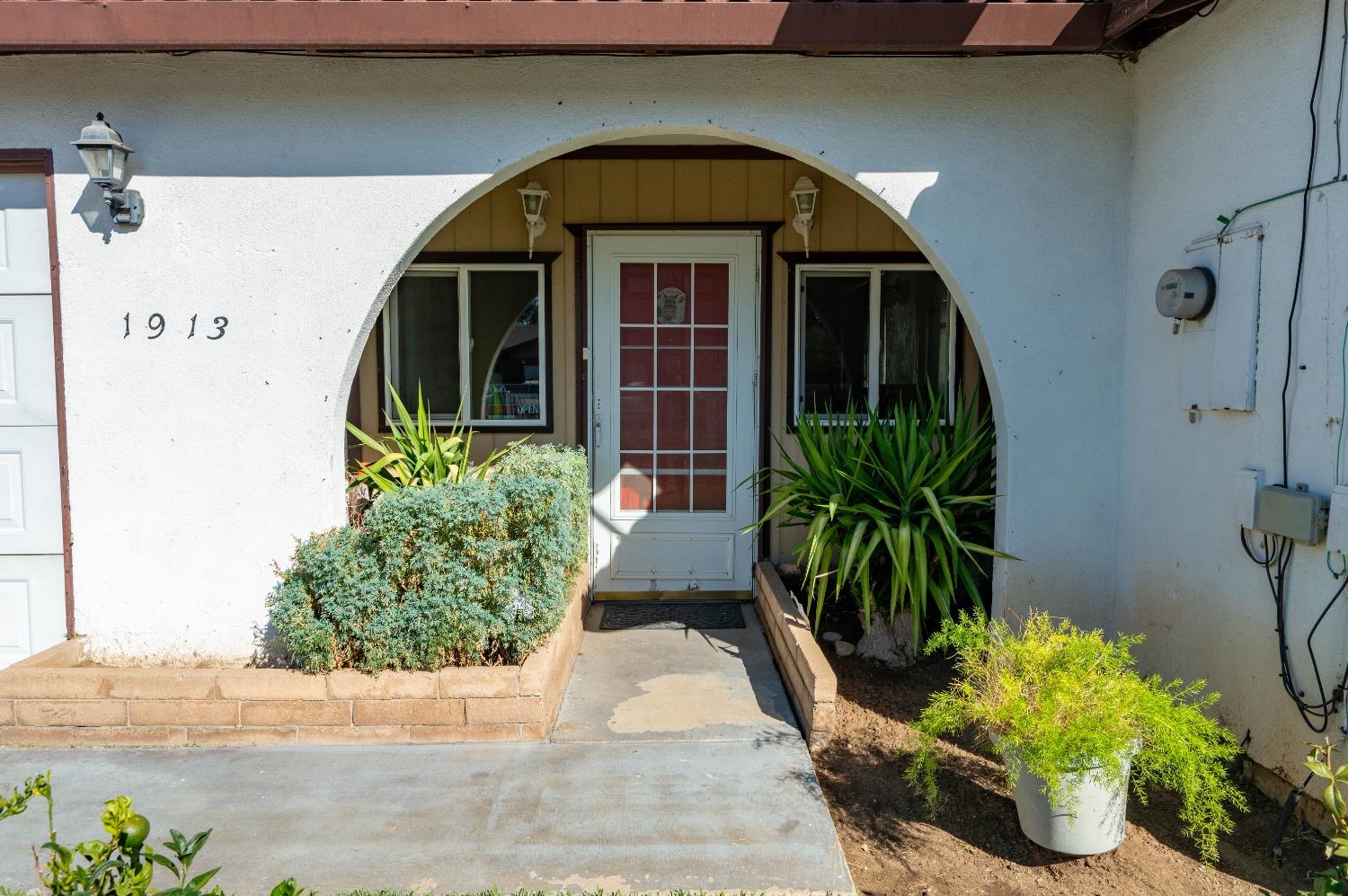 1913 Yellow Pine Drive