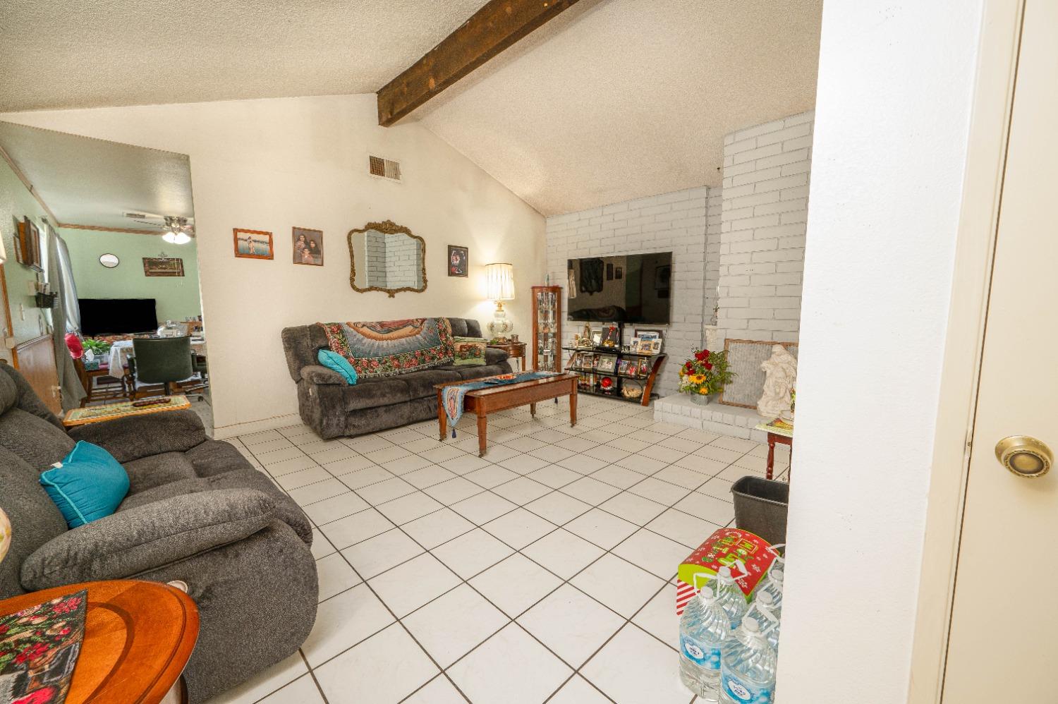 1913 Yellow Pine Drive