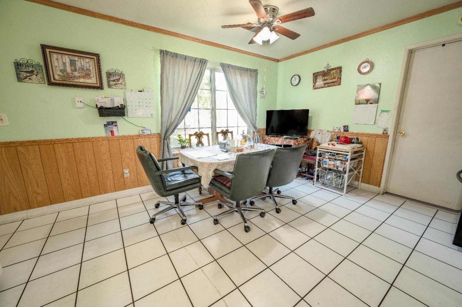 1913 Yellow Pine Drive