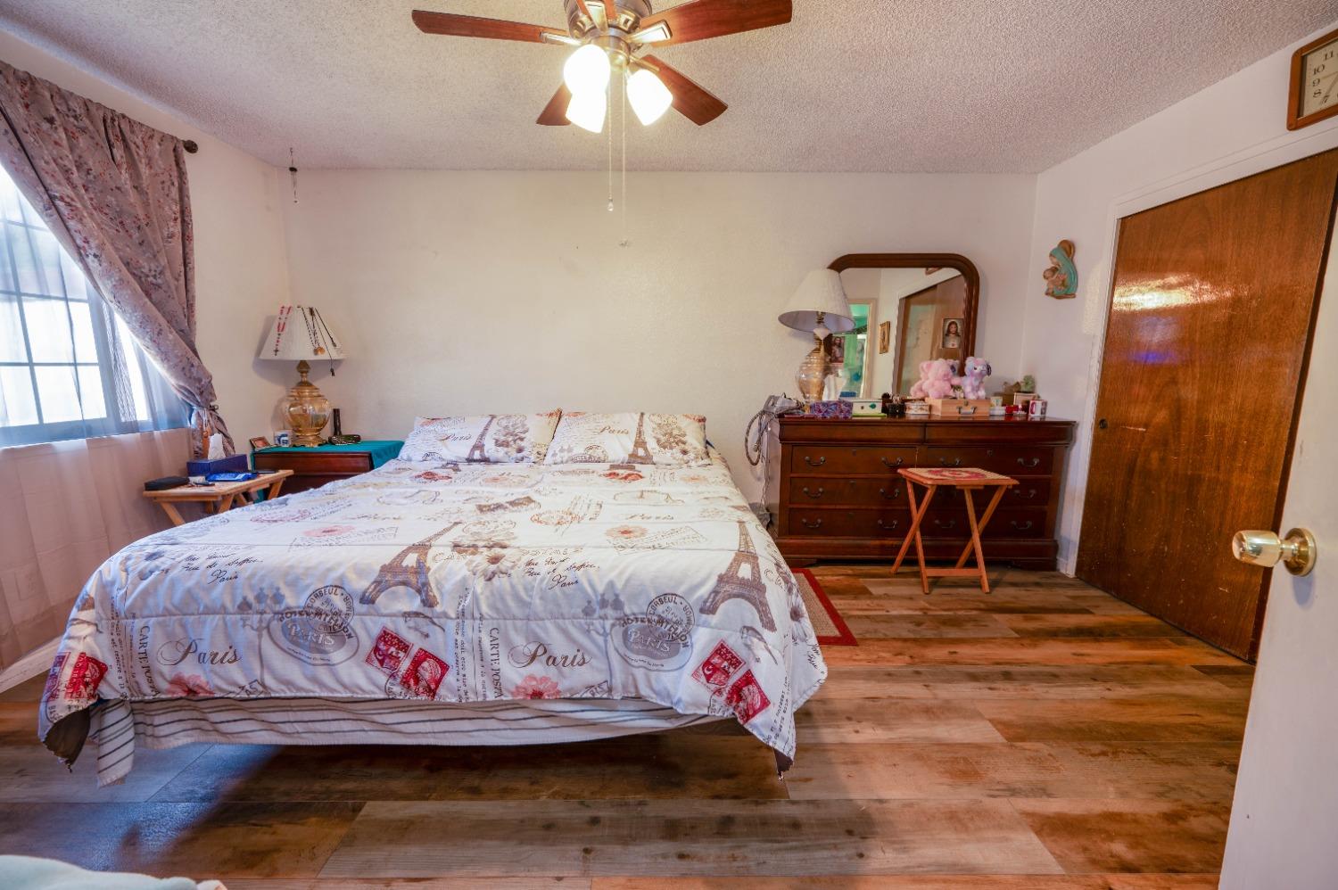 1913 Yellow Pine Drive