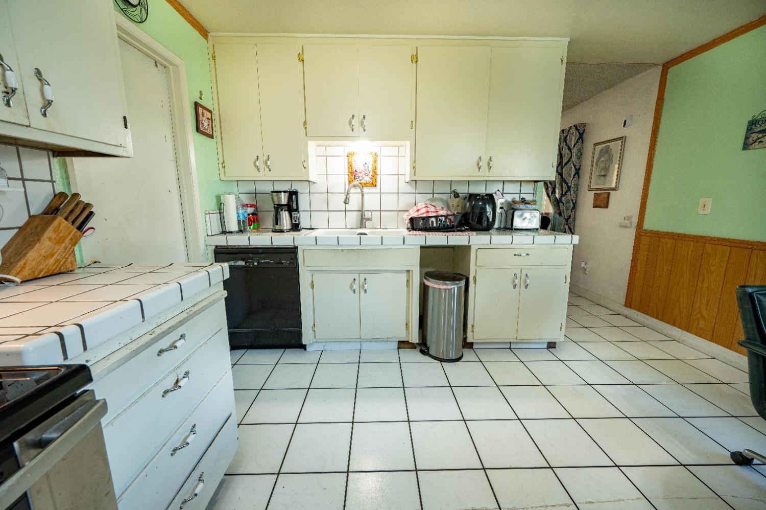 1913 Yellow Pine Drive