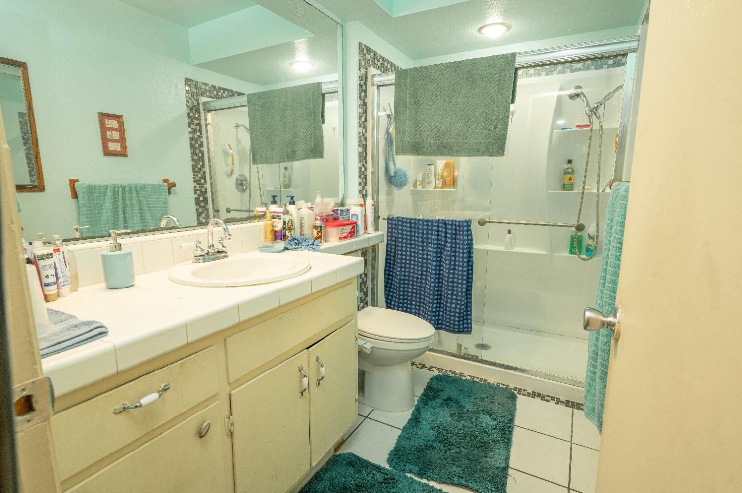 1913 Yellow Pine Drive