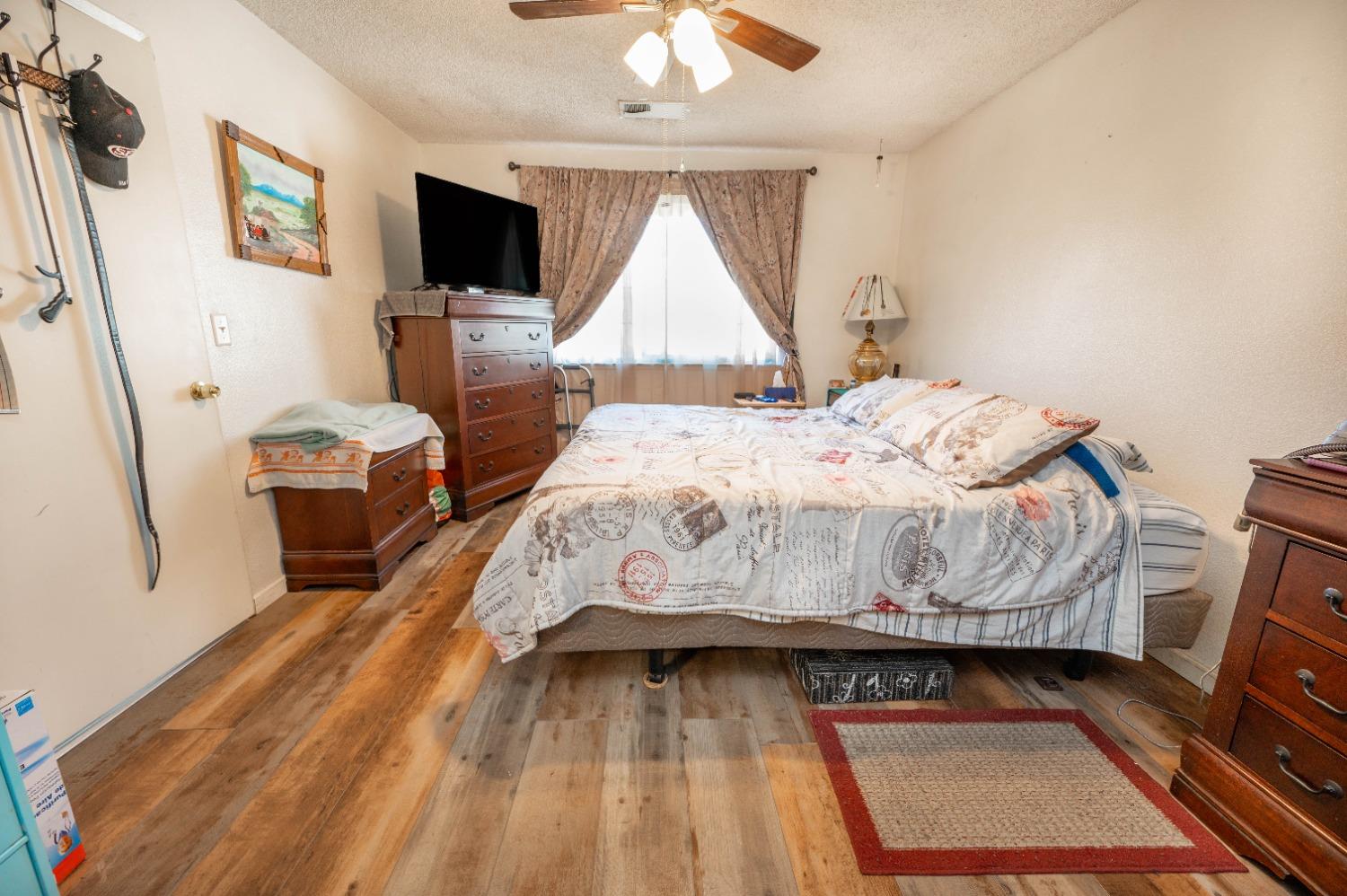 1913 Yellow Pine Drive