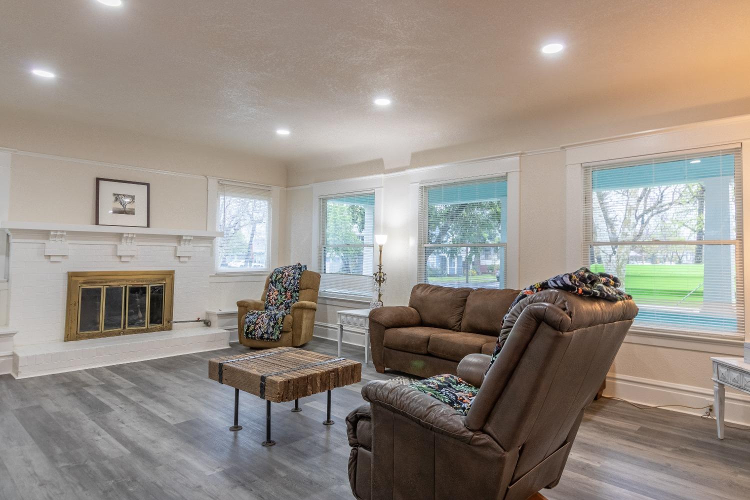 1345 N Lincoln Street