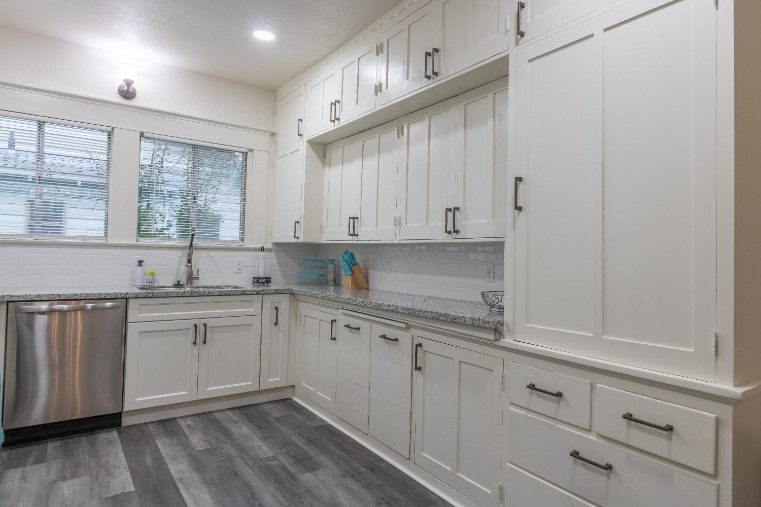 1345 N Lincoln Street