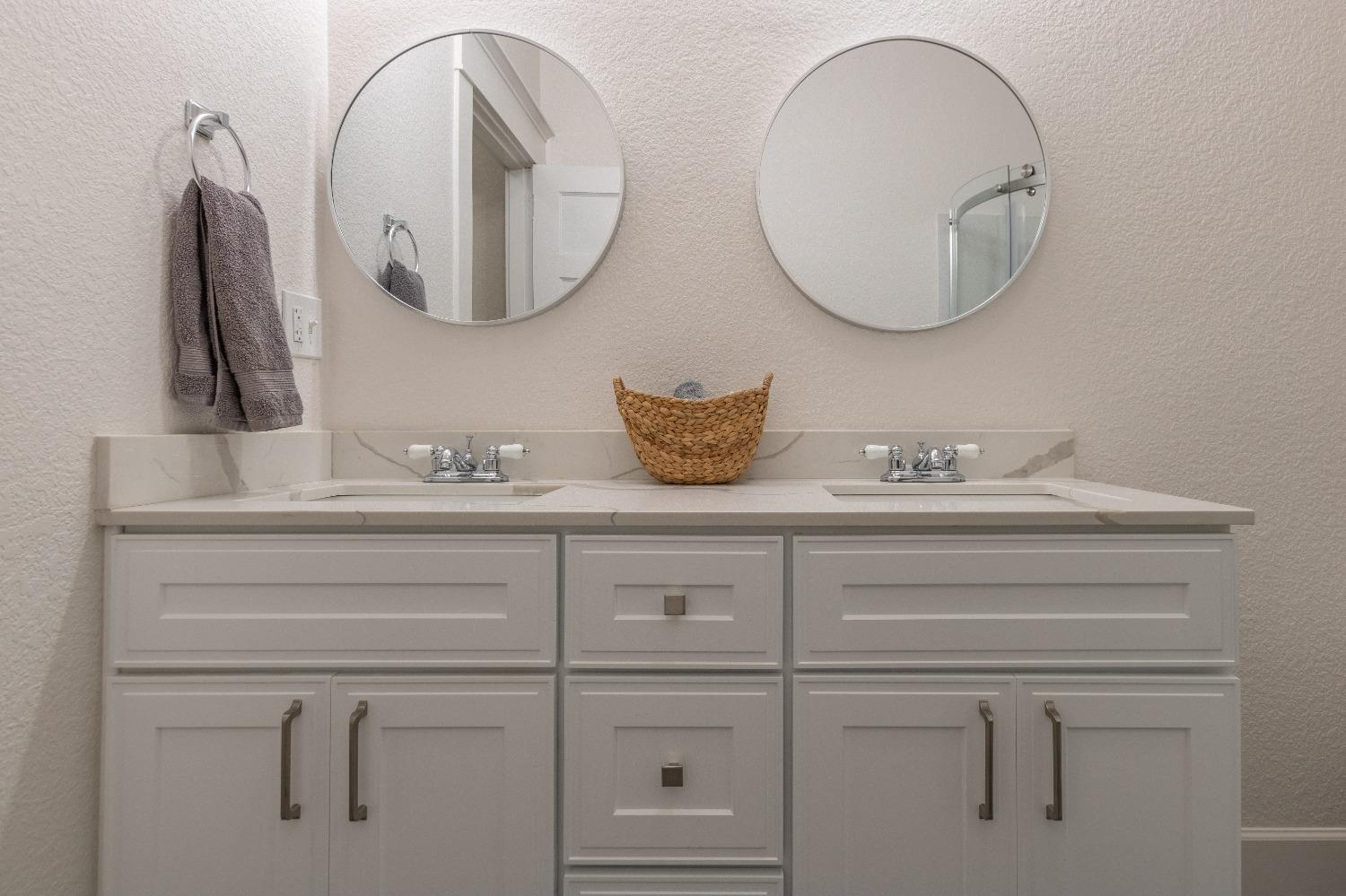 1345 N Lincoln Street