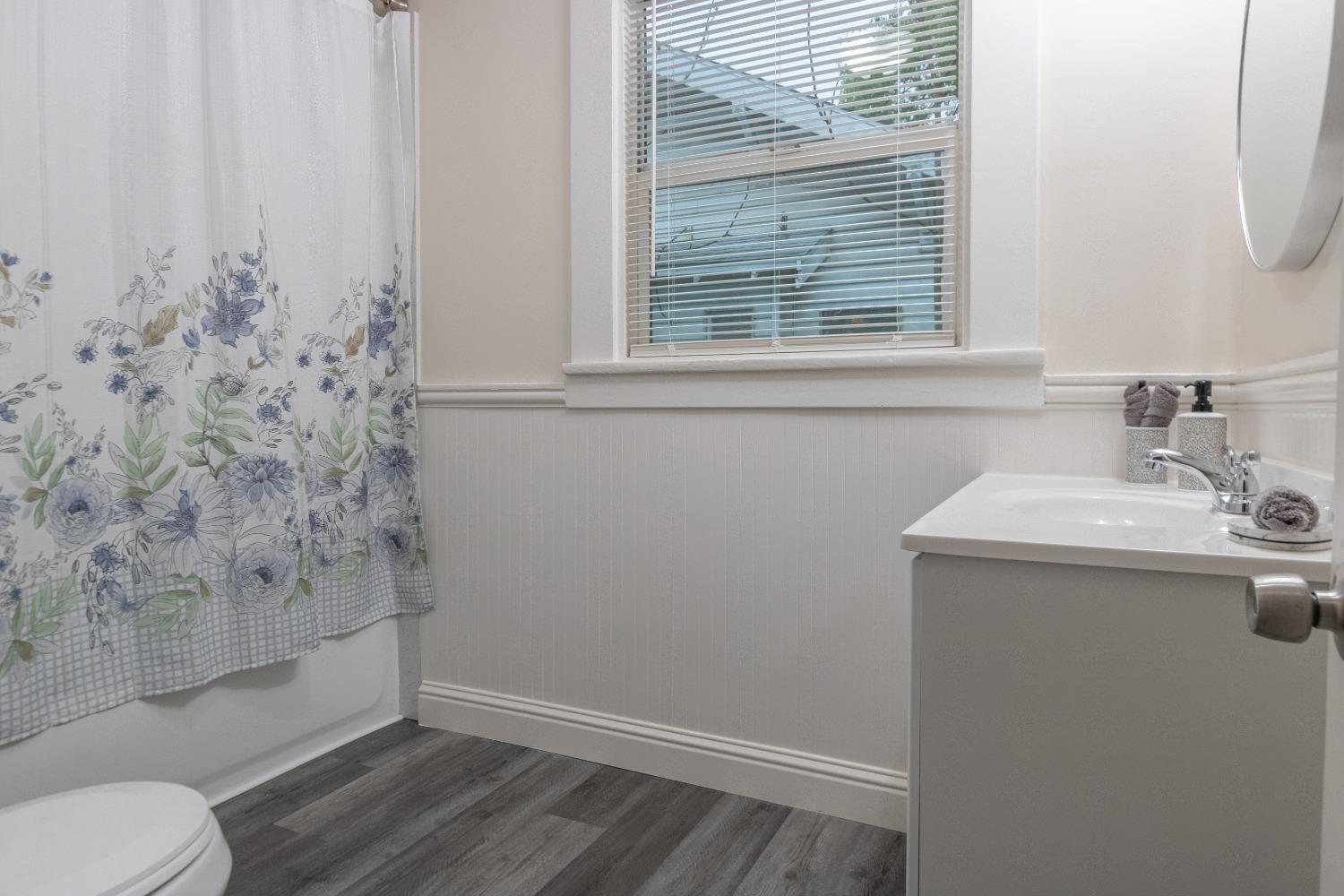 1345 N Lincoln Street