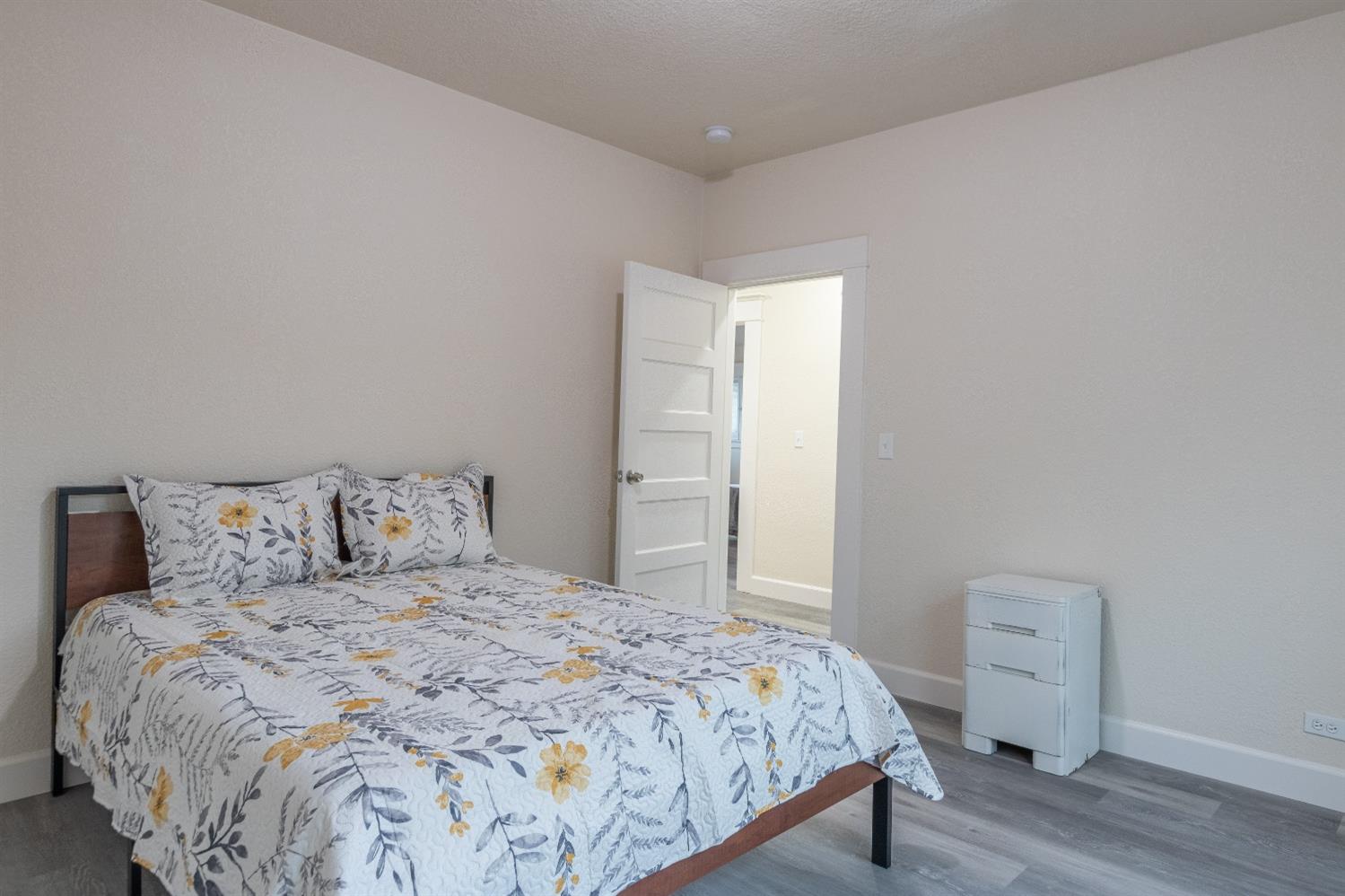 1345 N Lincoln Street