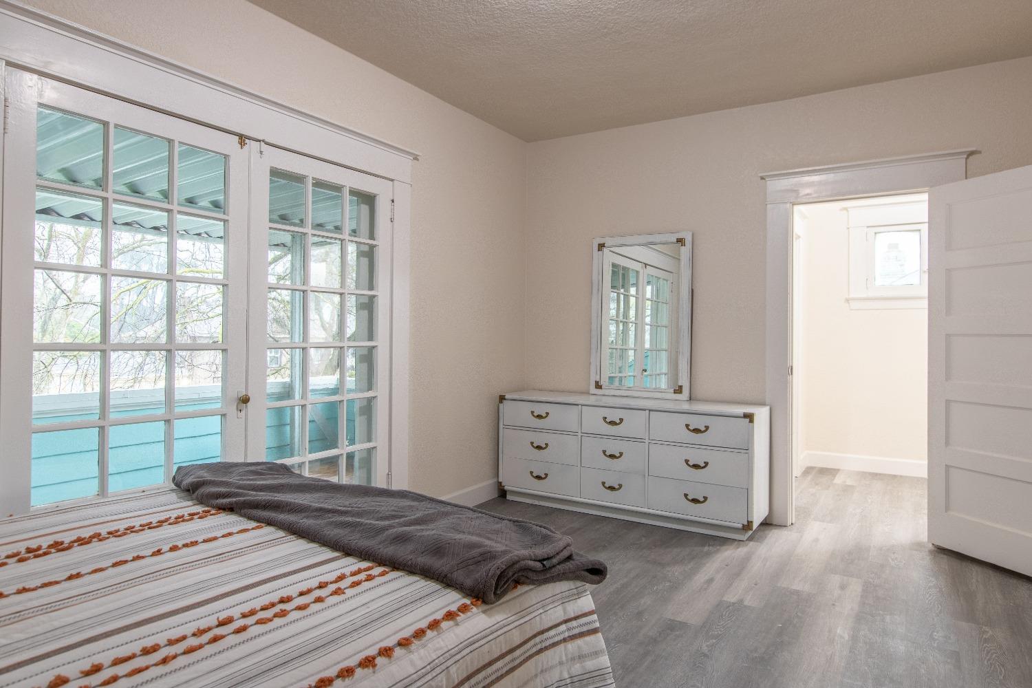 1345 N Lincoln Street